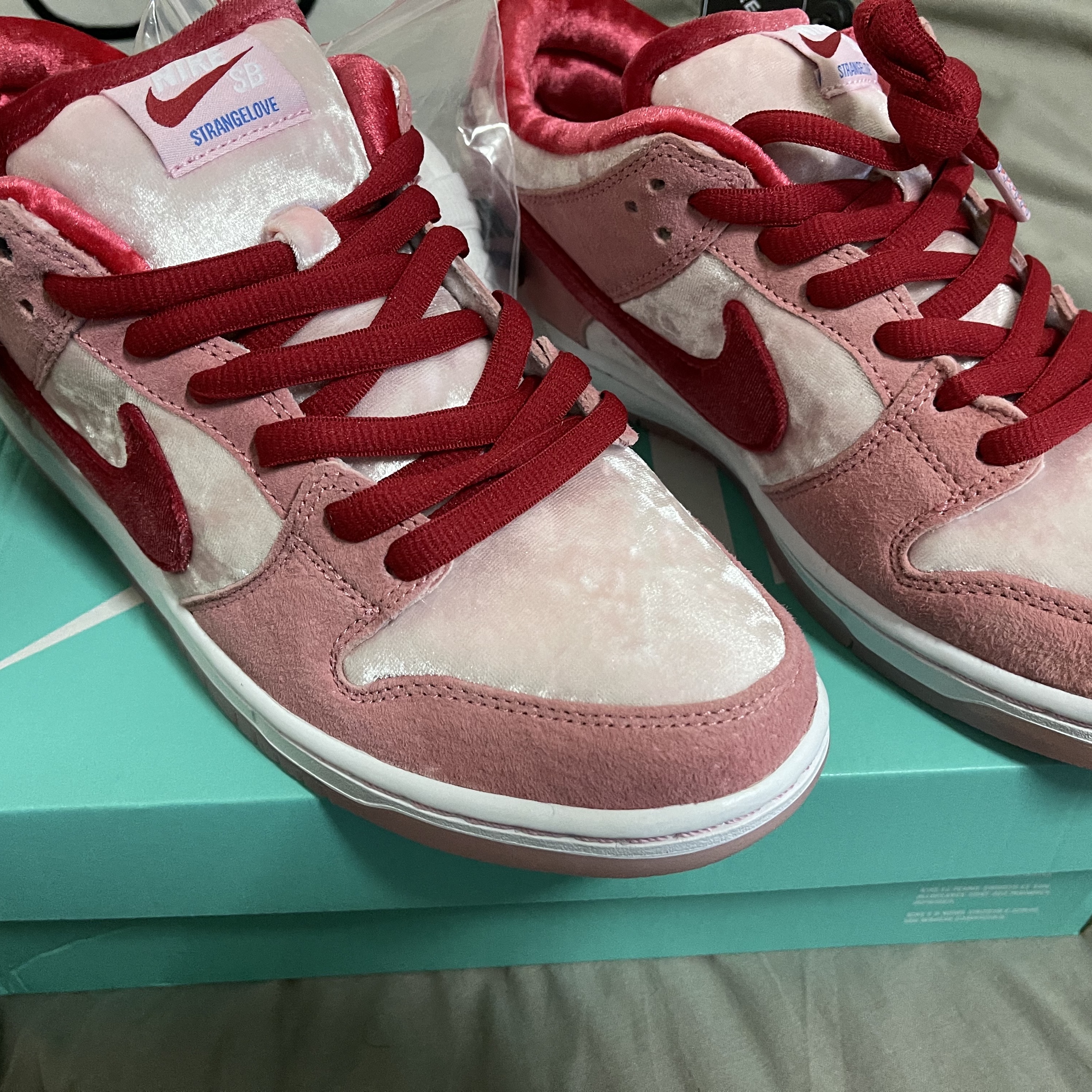 Nike x StrangeLove SB Dunk Low Pink (Regular Box) 착용 스타일