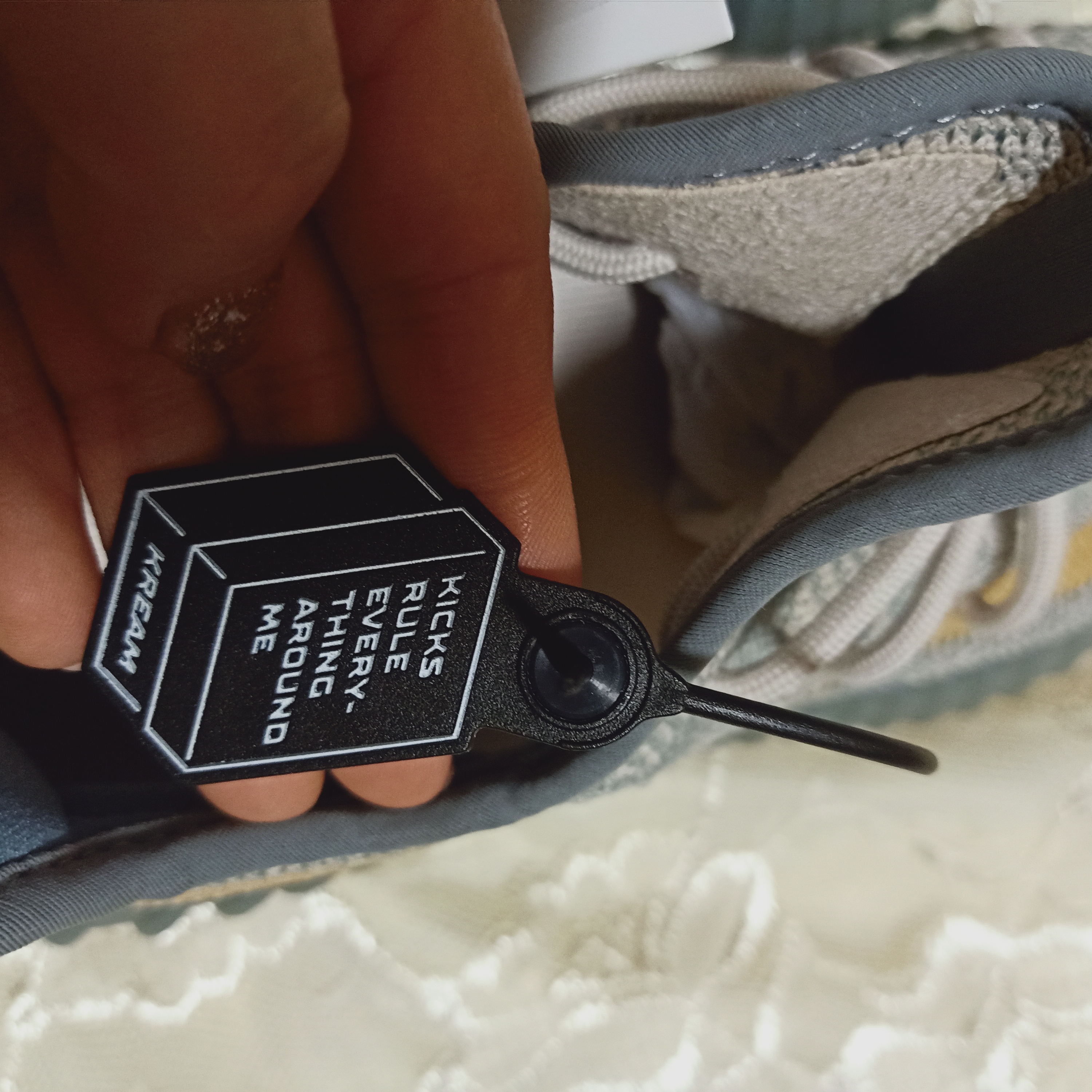 Adidas Yeezy Boost 350 V2 Israfil 착용 스타일 - 3