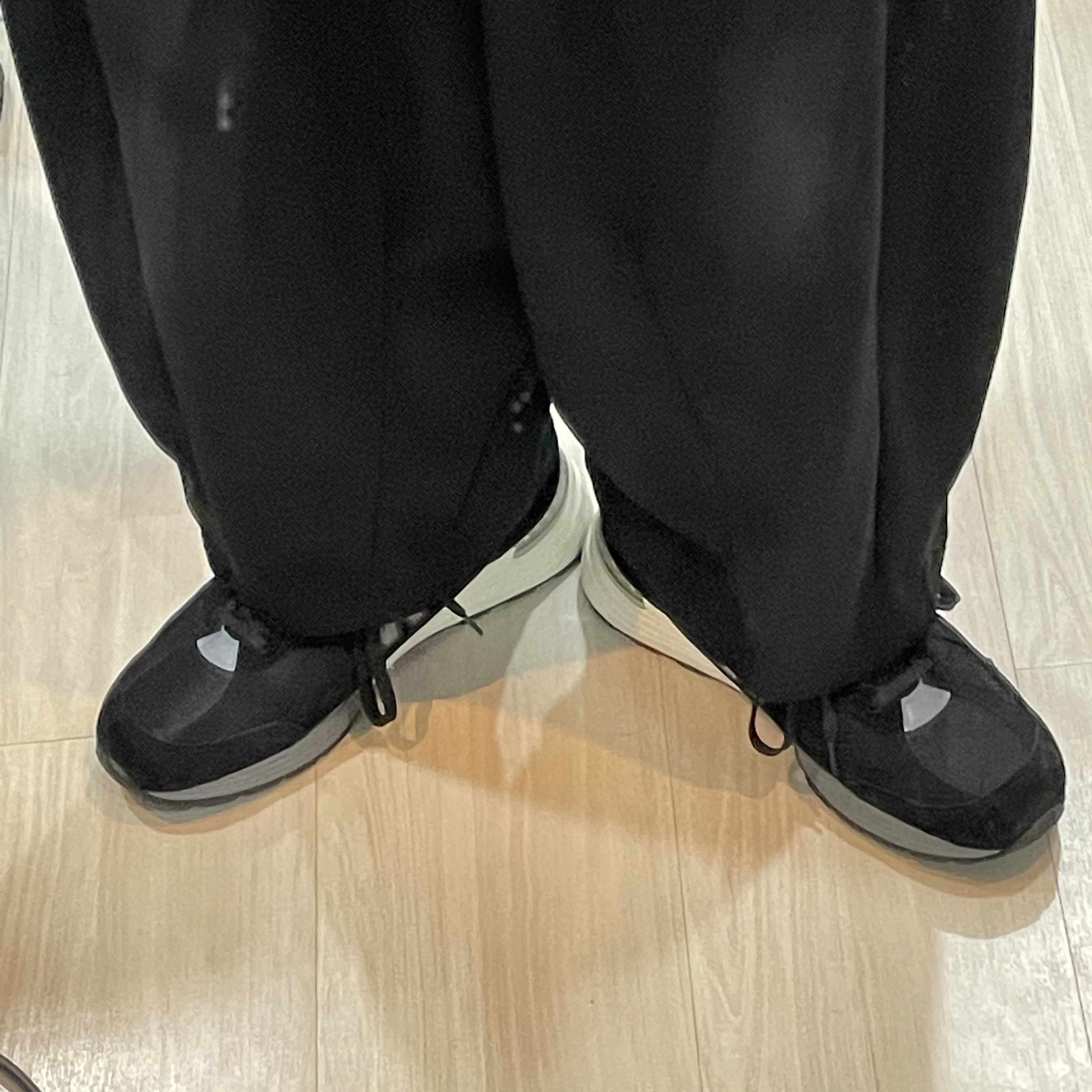 New Balance 992 Made in USA Black 착용 스타일 - 2