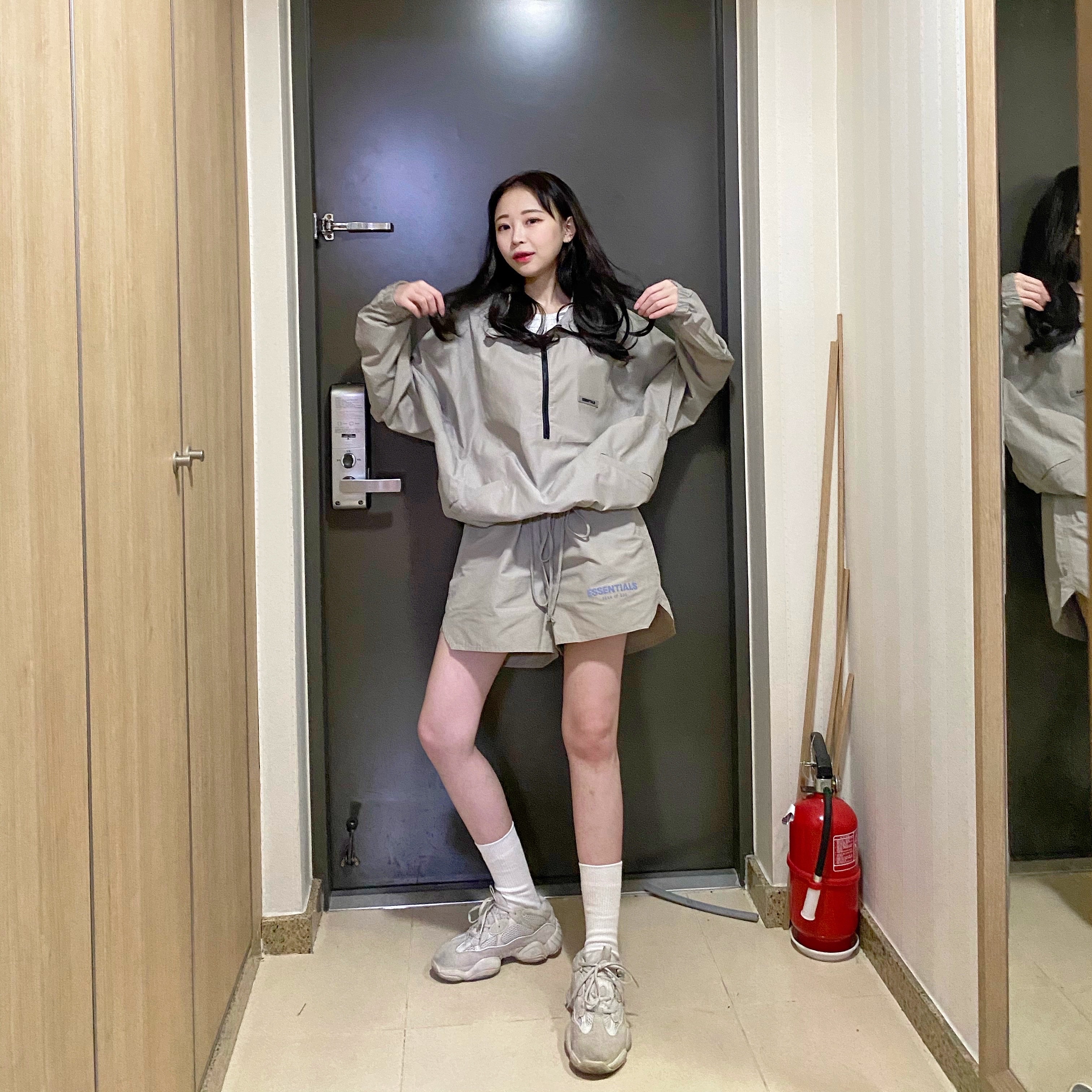 Essentials Volley Shorts Moss - 20SS, Essentials Track Jacket Moss - 20FW 착용 스타일 - 2