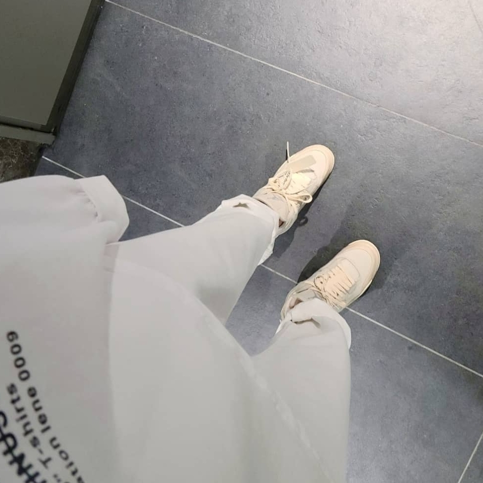 (W) Jordan 4 x Off-White Retro SP Sail 착용 스타일