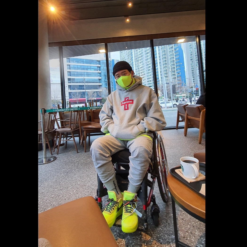 Nike x Off-White Air Force 1 Low Volt, Supreme Cross Box Logo Hooded Sweatshirt Heather Grey - 20FW 착용 스타일