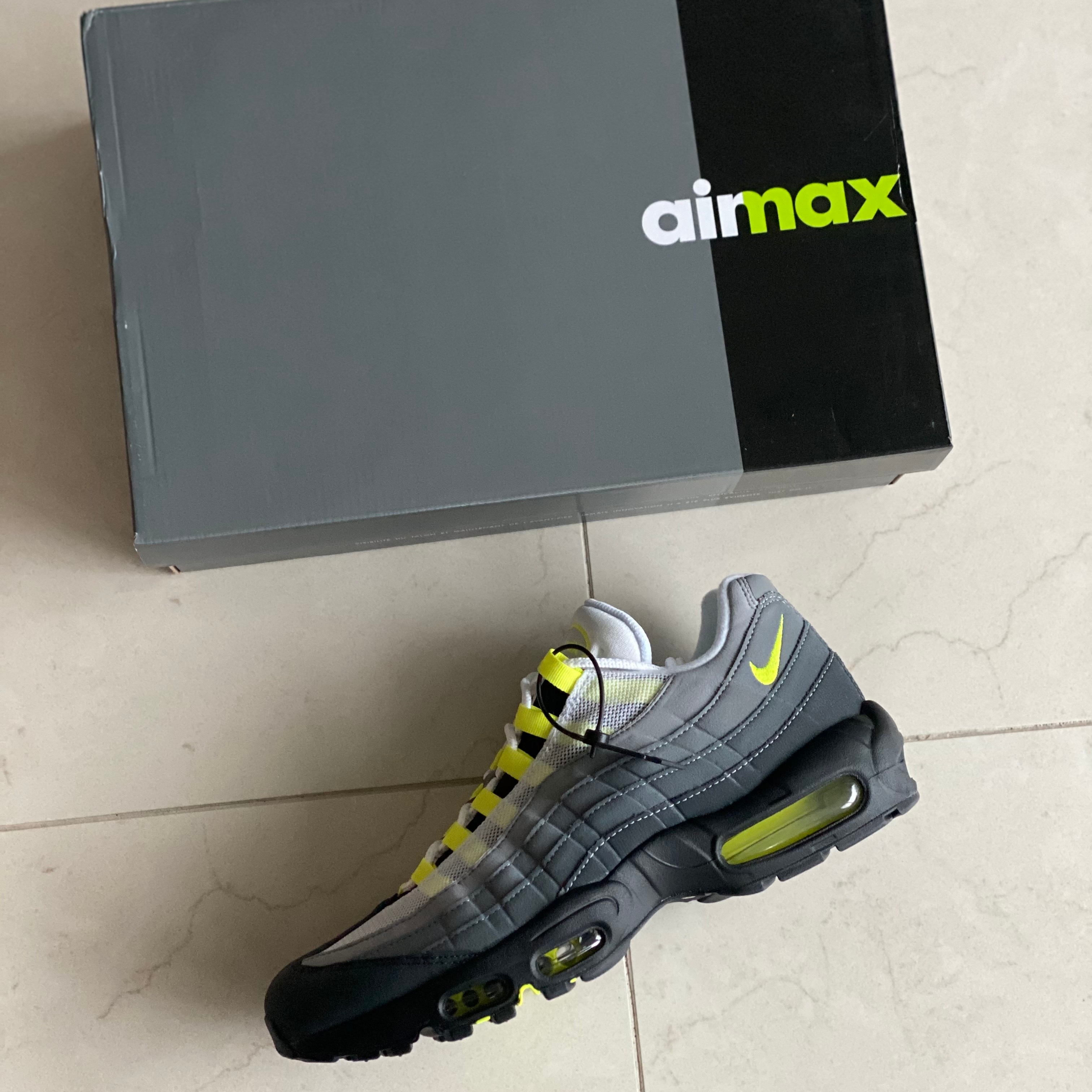 Nike Air Max 95 OG Neon Yellow 2020 착용 스타일