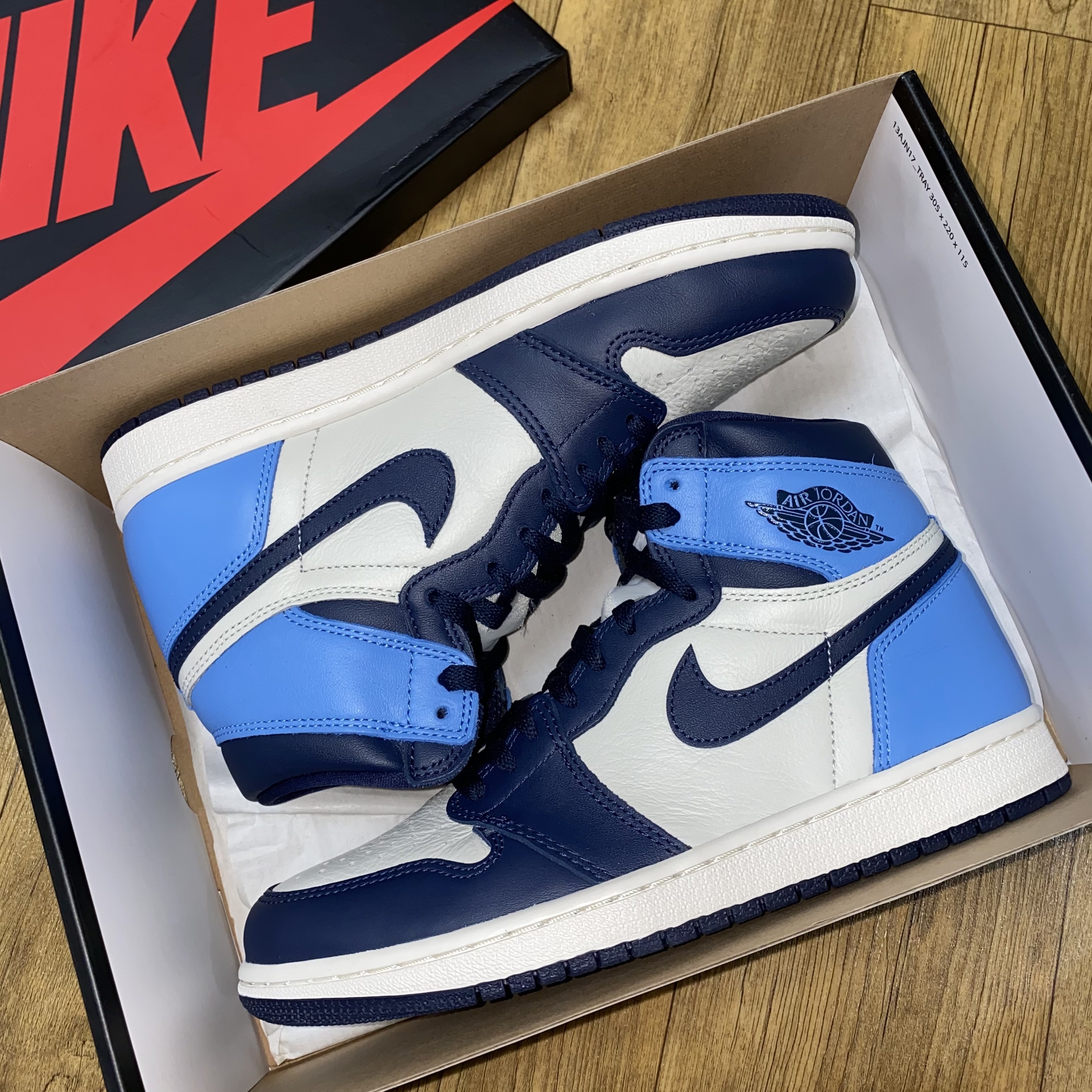 Jordan 1 Retro High Obsidian UNC 착용 스타일