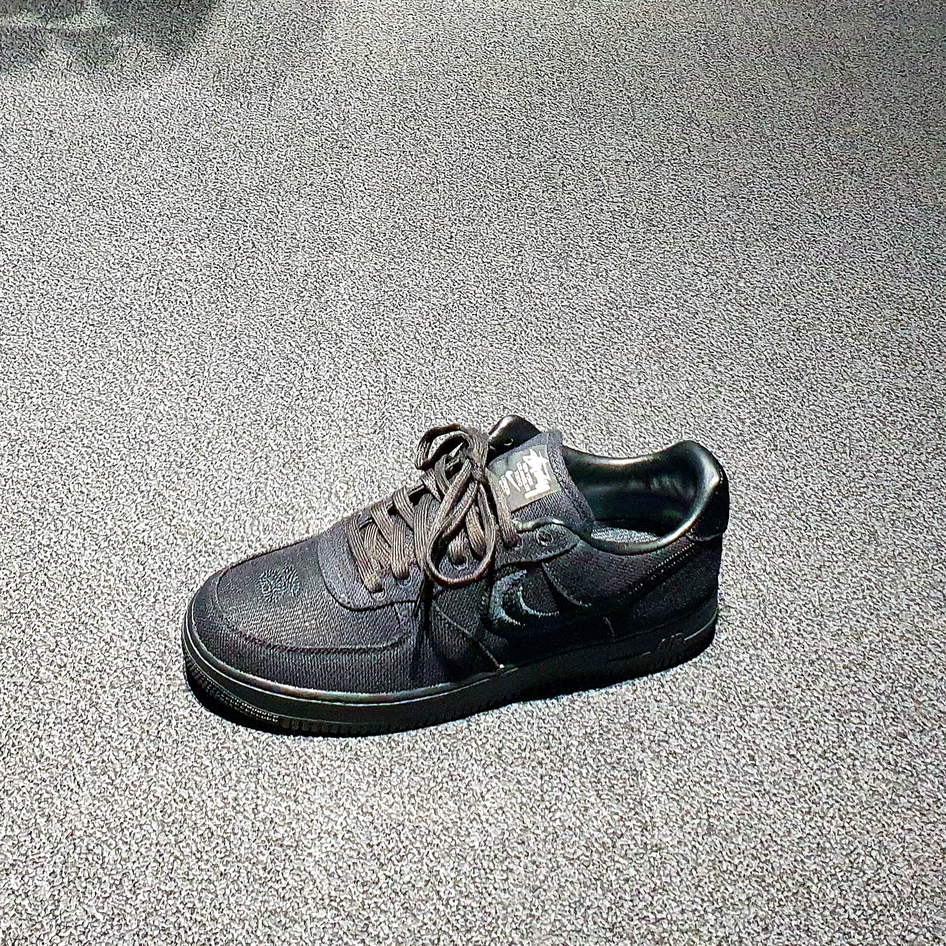 Nike x Stussy Air Force 1 Low Triple Black 착용 스타일