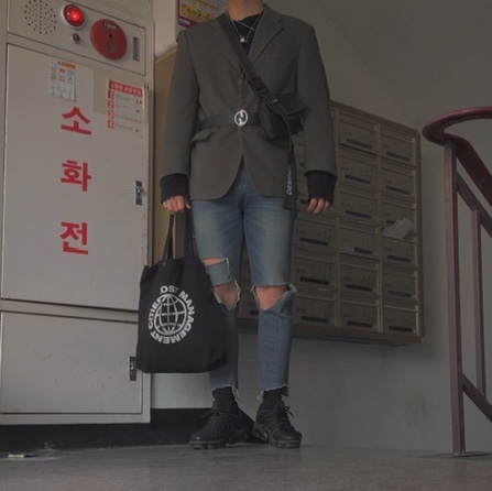 Nike Air VaporMax Plus Triple Black 착용 스타일
