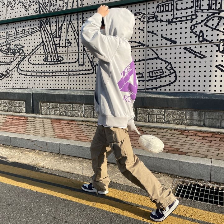 Palace x Arc'teryx Hood Grey - 20FW, Jordan 1 Retro High OG Defiant SB LA to Chicago 착용 스타일 - 2