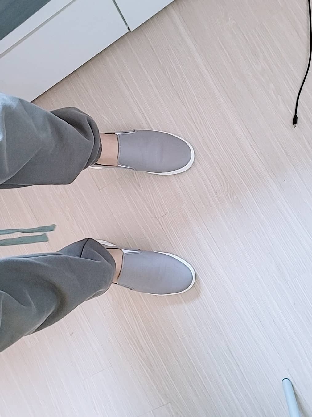 Essentials Sweatpants Cement - 20FW 착용 스타일 - 3