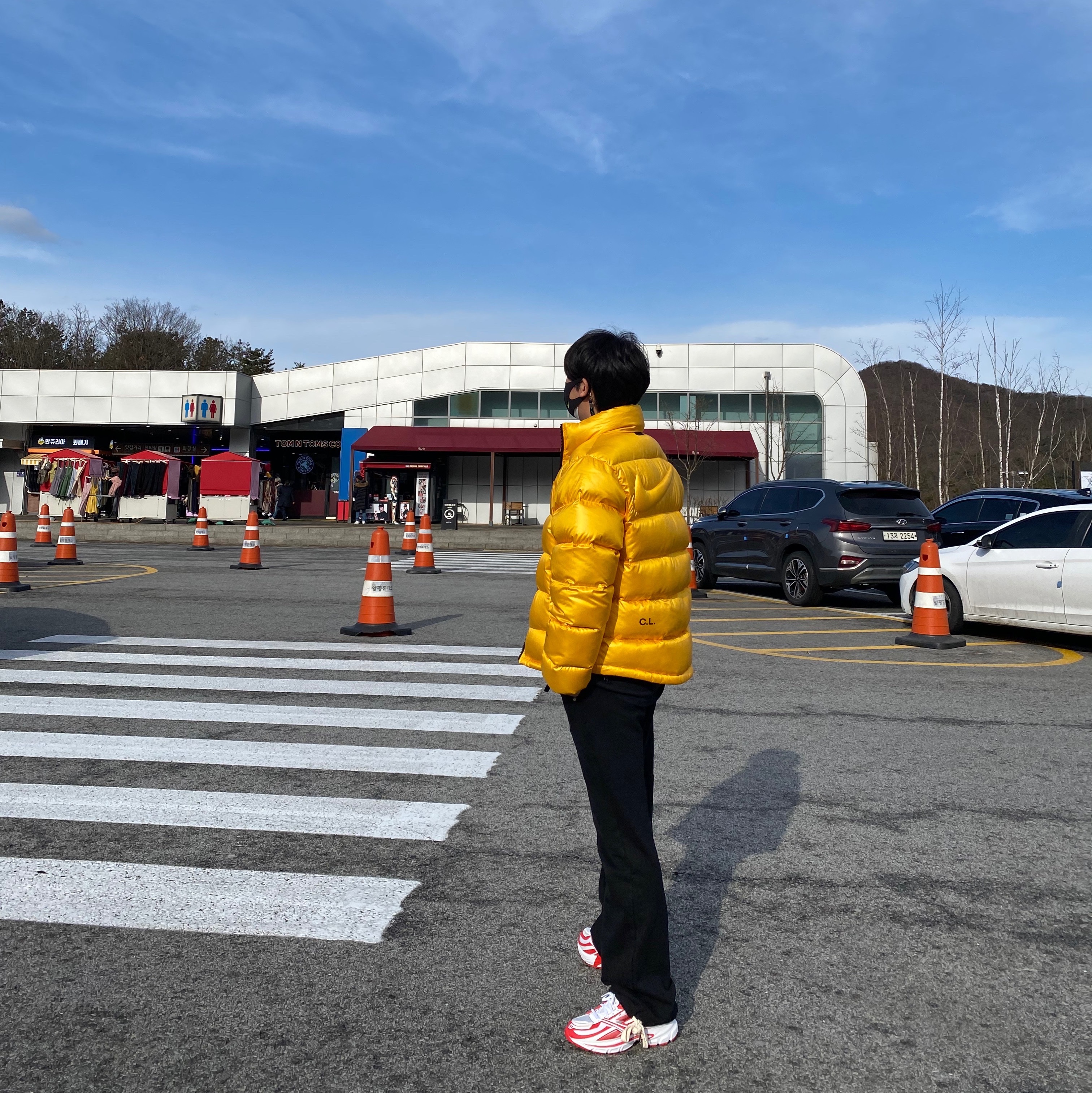 Nike x Drake Nocta Puffer Jacket University Gold - Asia, Reebok x Kanghyuk Premier Road Modern White Red  착용 스타일 - 2