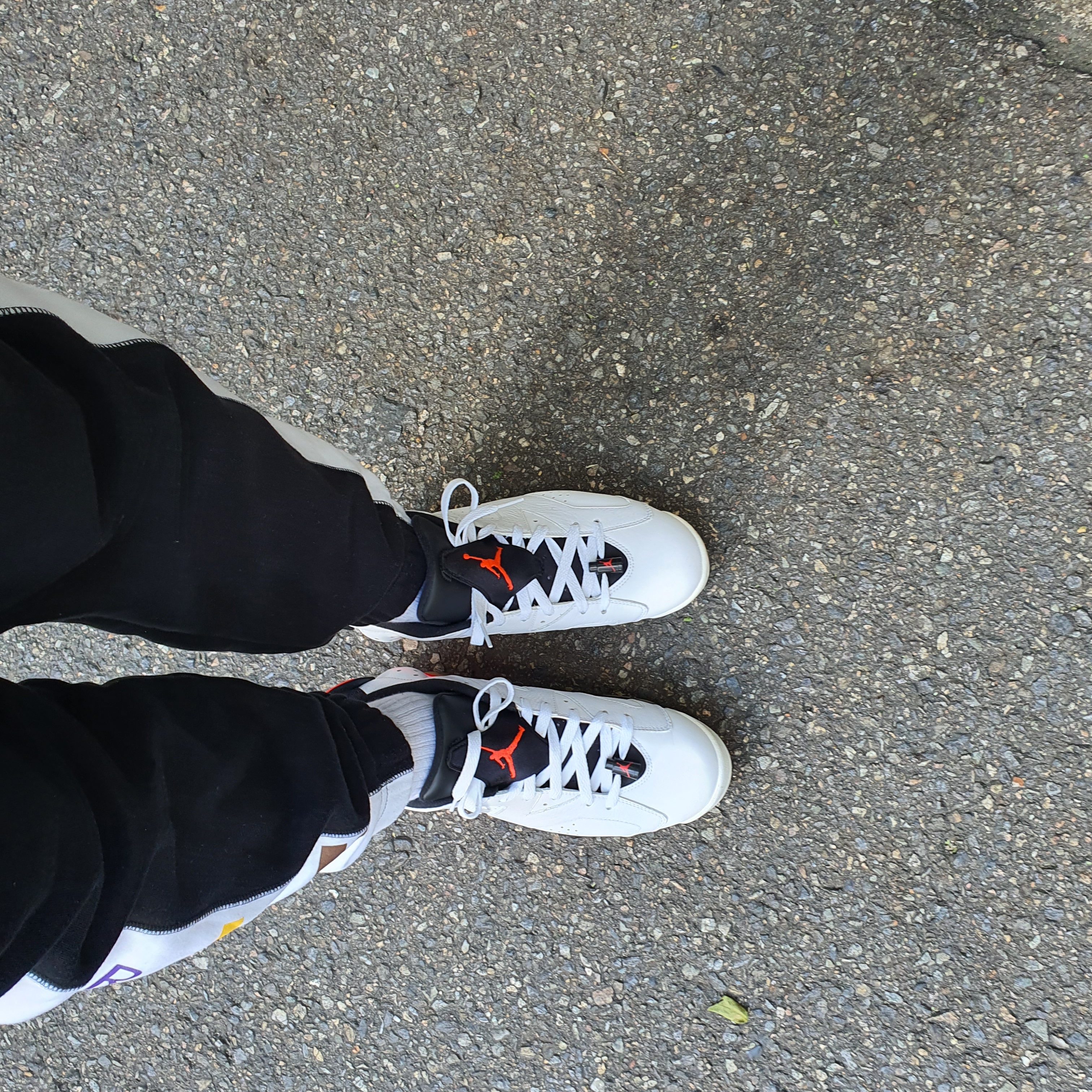 Jordan 6 Retro Low Infrared White 착용 스타일