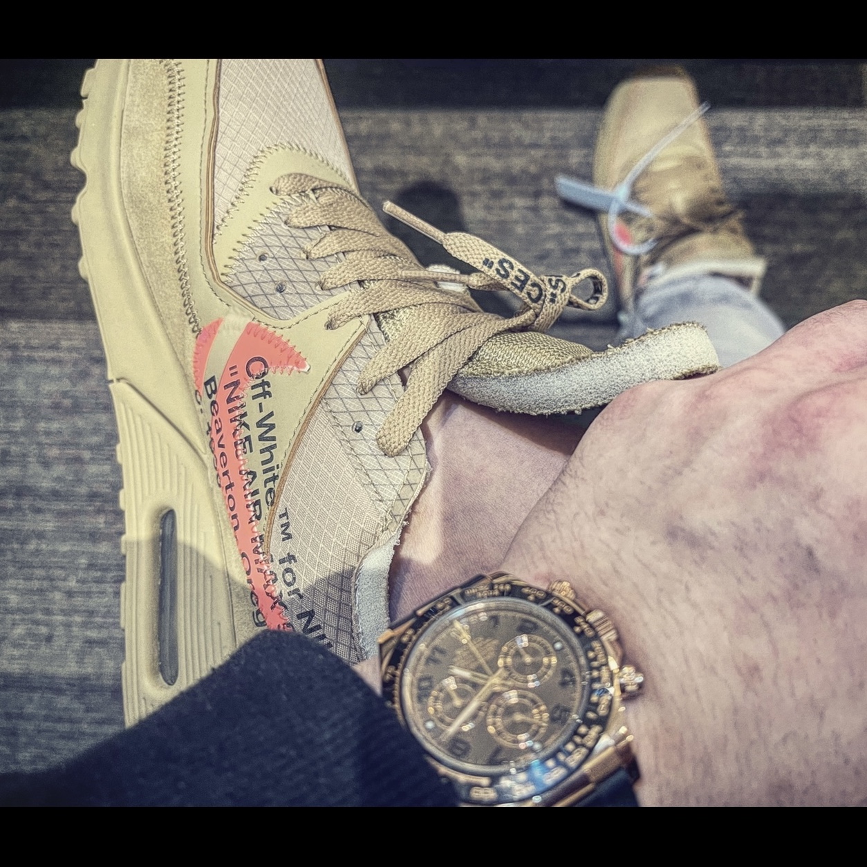 Nike x Off-White Air Max 90 V2 Desert Ore 착용 스타일