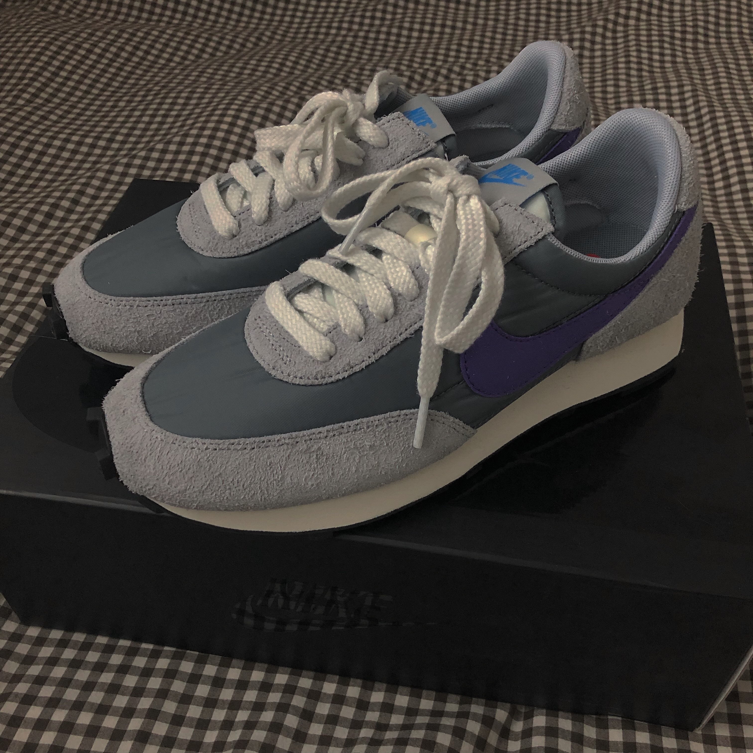 Nike Daybreak SP Cool Grey Hyper Grape 착용 스타일