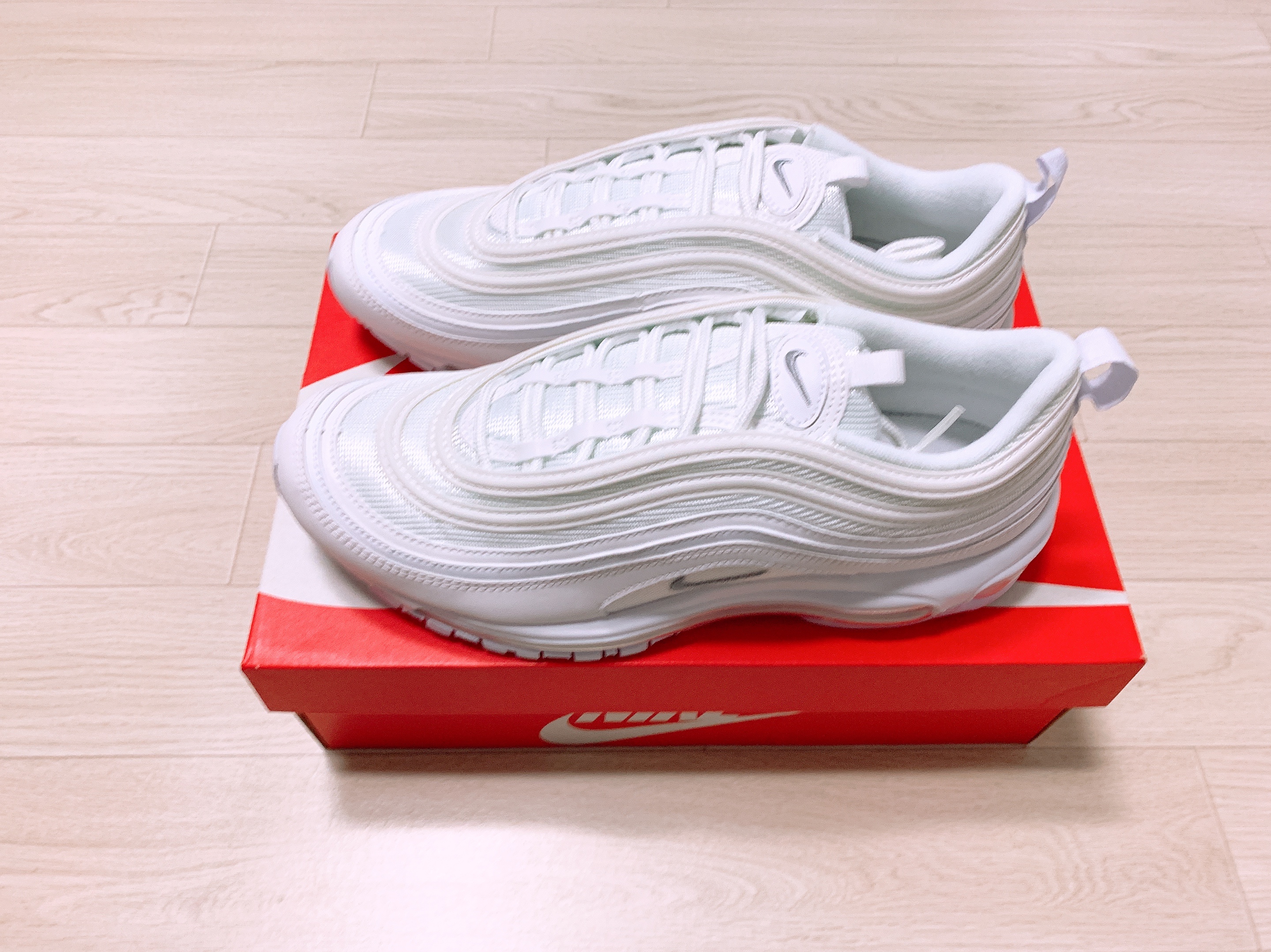 (W) Nike Air Max 97 White Pure Platinum 착용 스타일 - 1