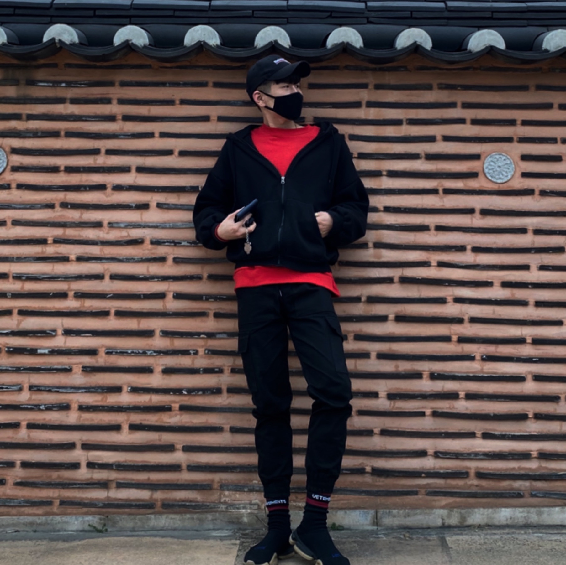 Reebok x Vetements Sock Pump High Top Black 착용 스타일
