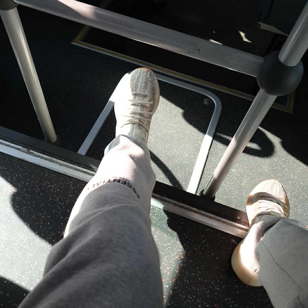 Adidas Yeezy Boost 380 Yecoraite - Reflective, Essentials Sweatpants Heather Grey - 20FW 착용 스타일