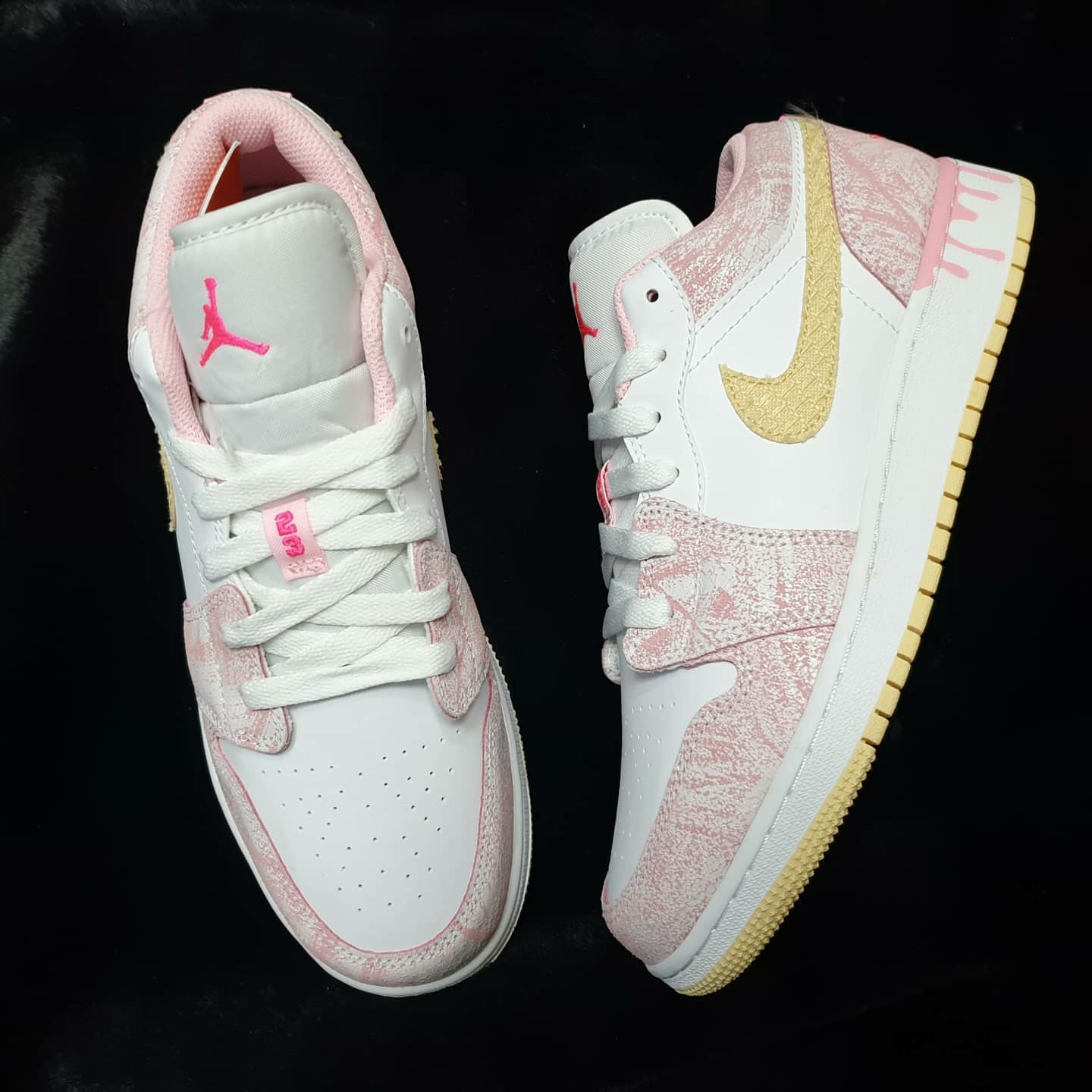 (GS) Jordan 1 Low SE Pale Vanilla 착용 스타일 - 2