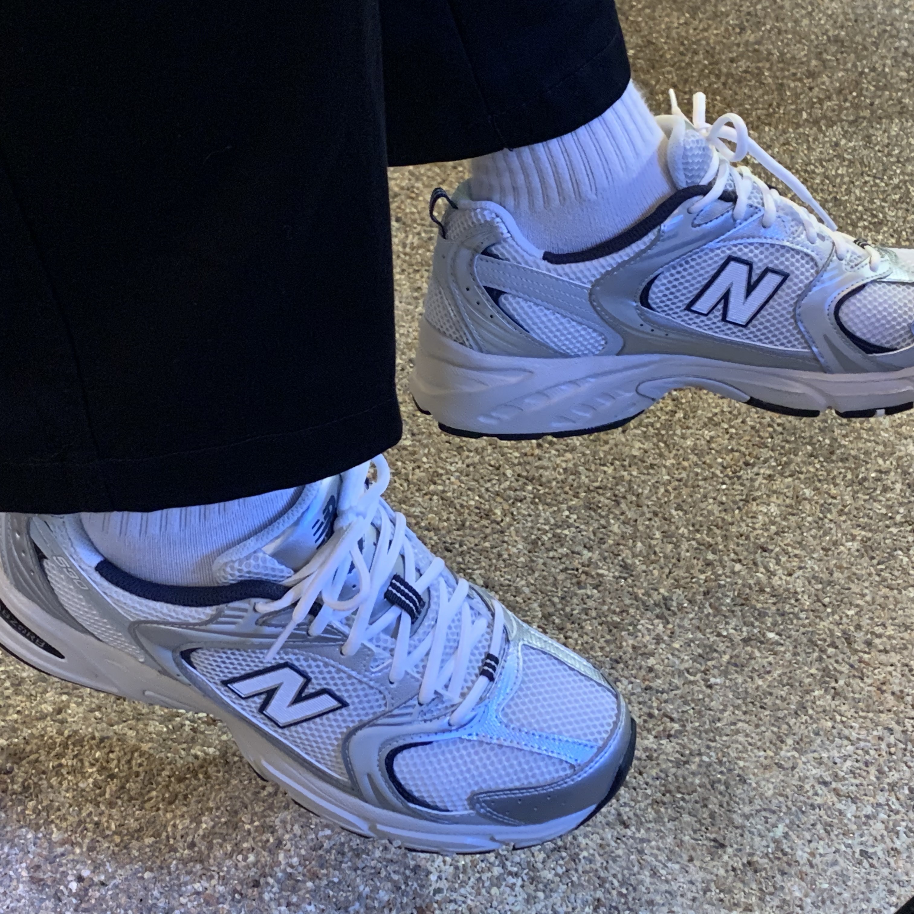 New Balance 530 Steel Grey 착용 스타일