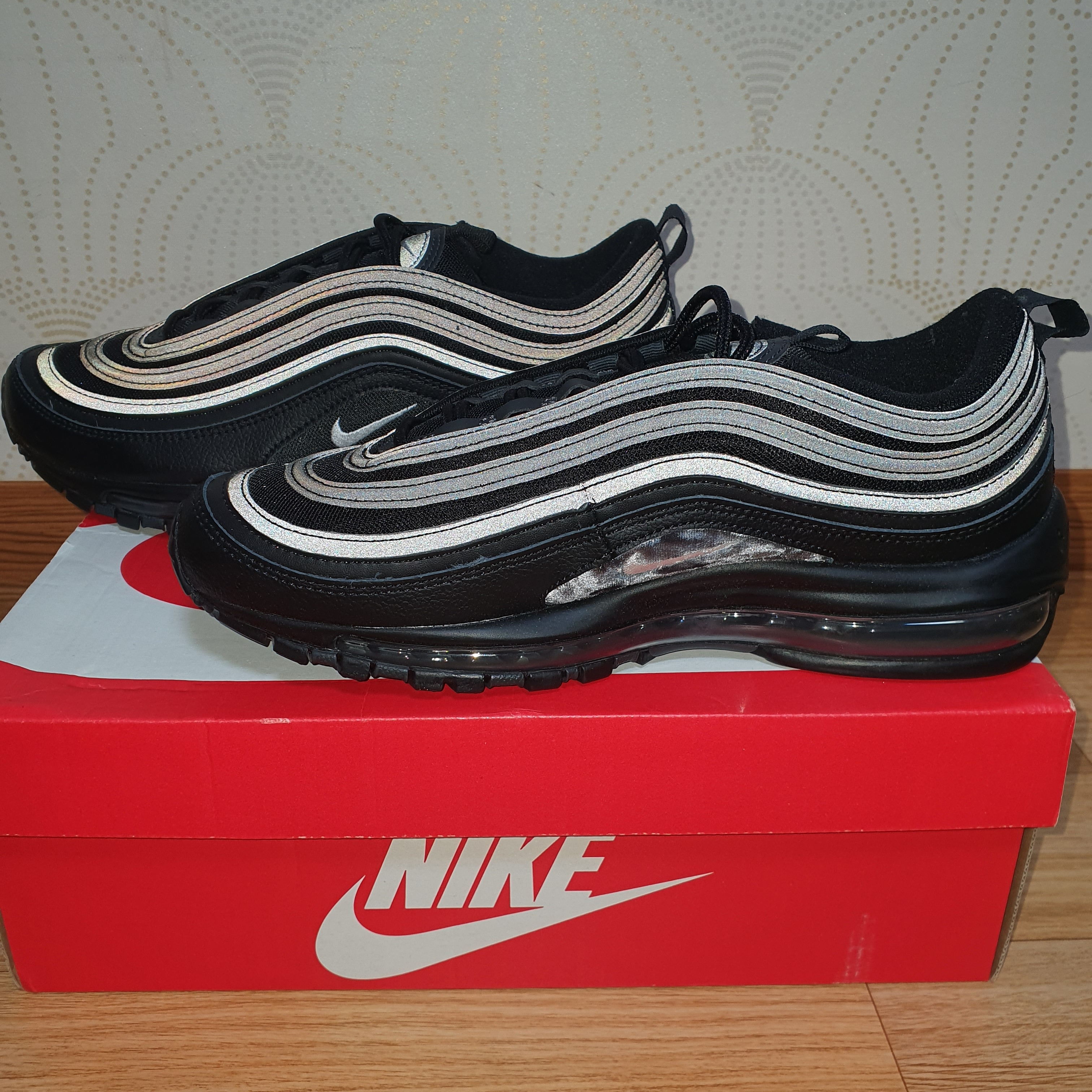 Nike Air Max 97 Black White Anthracite 착용 스타일 - 5