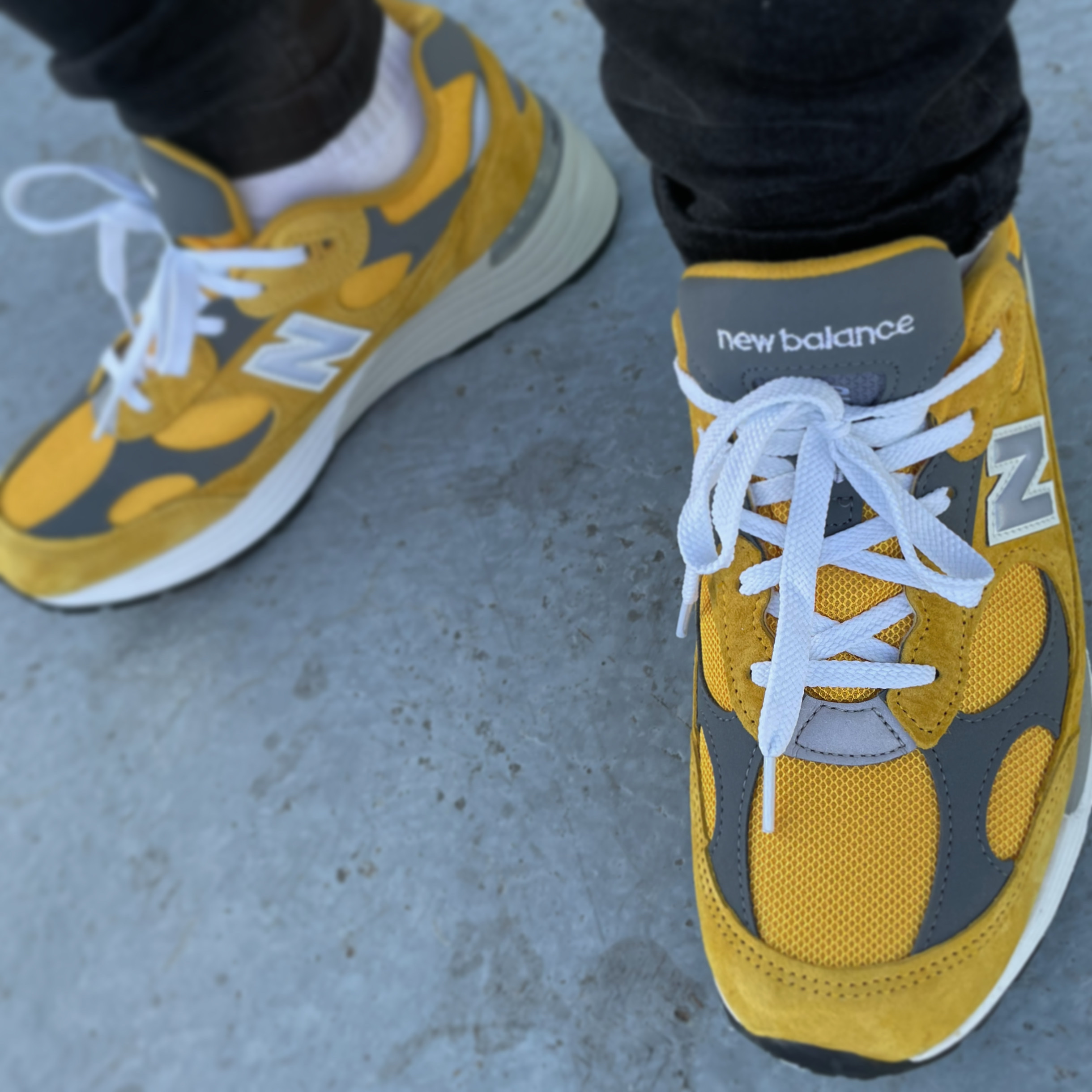 New Balance 992 Made in USA Gold Cream 착용 스타일