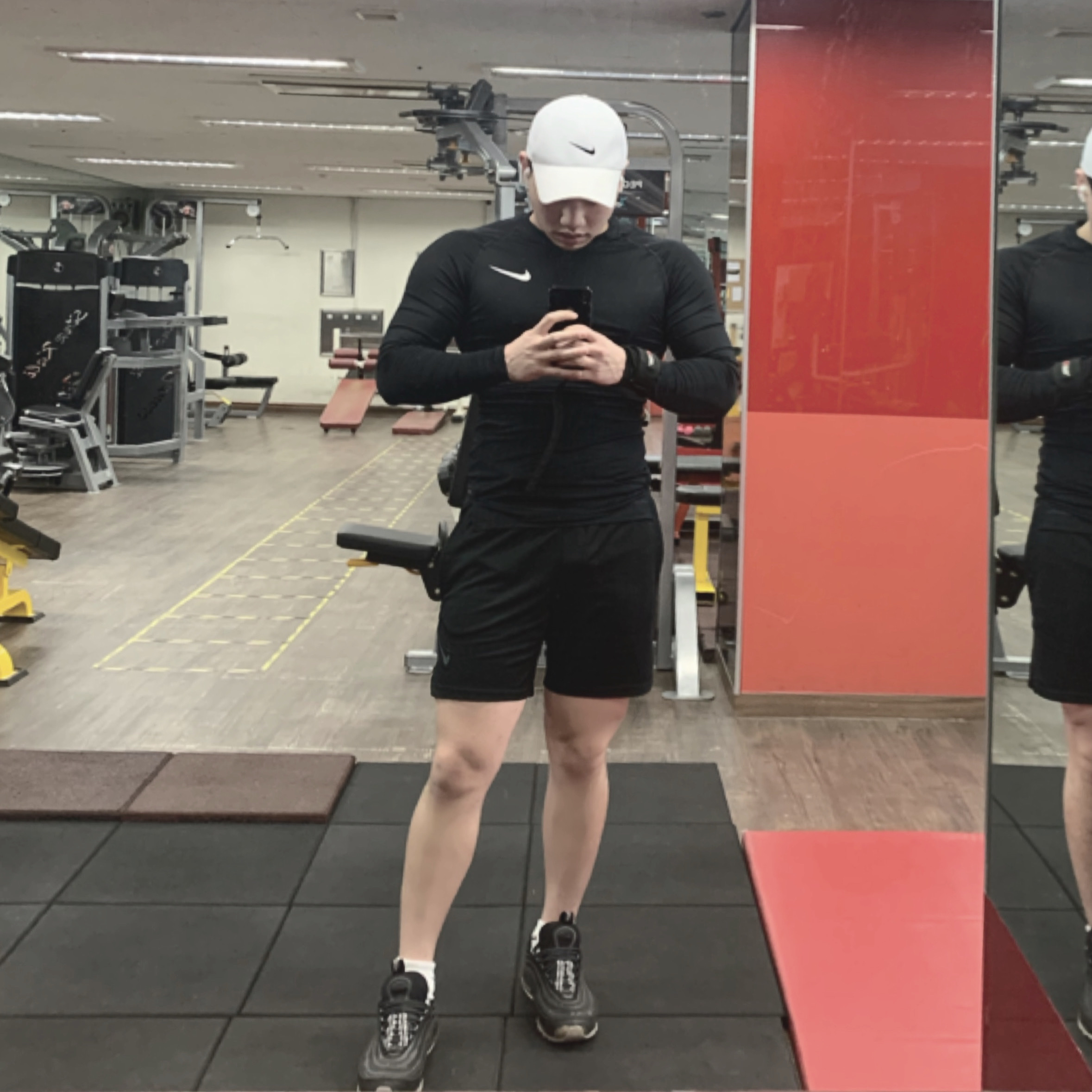 Nike Air Max 97 Triple Black 착용 스타일