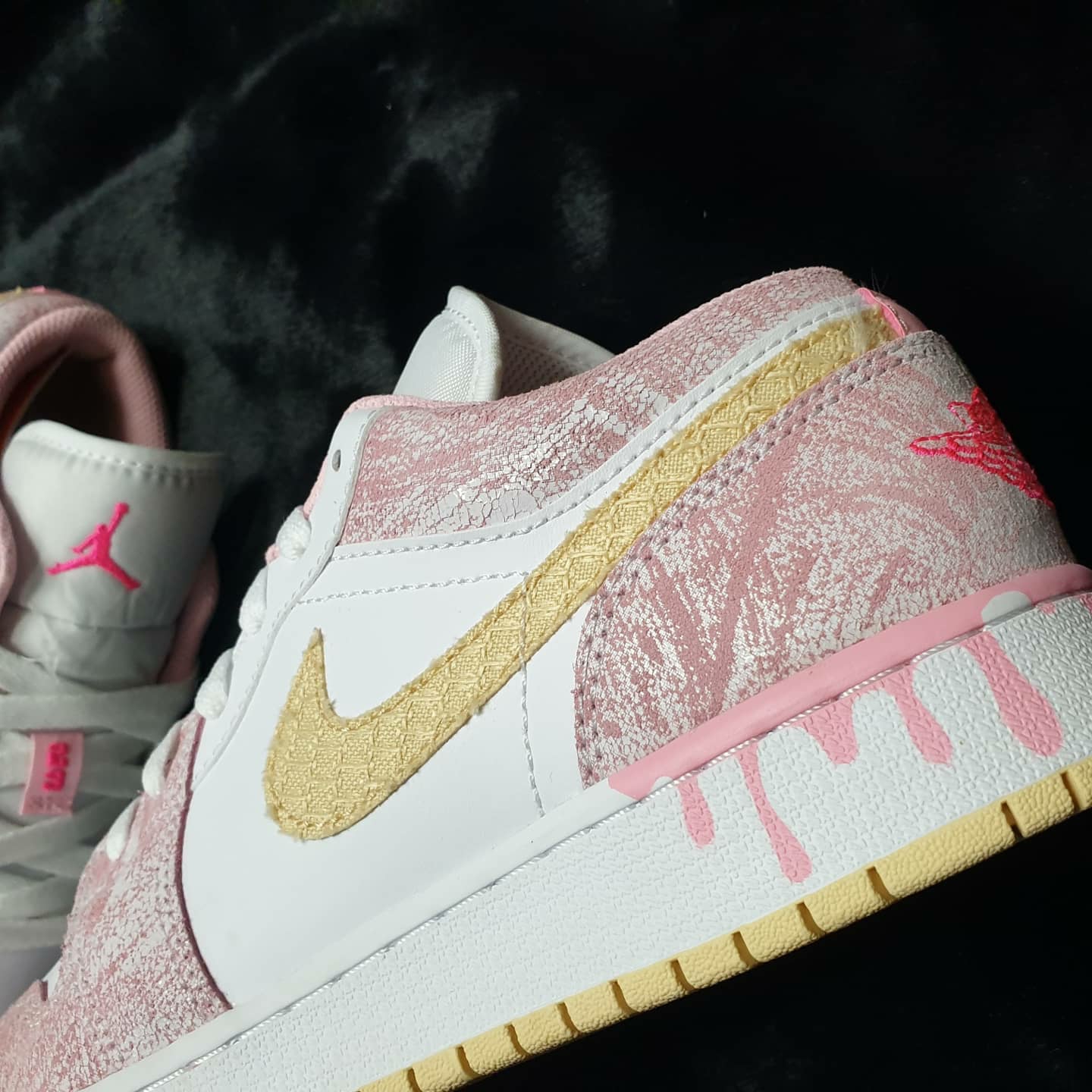 (GS) Jordan 1 Low SE Pale Vanilla 착용 스타일 - 4