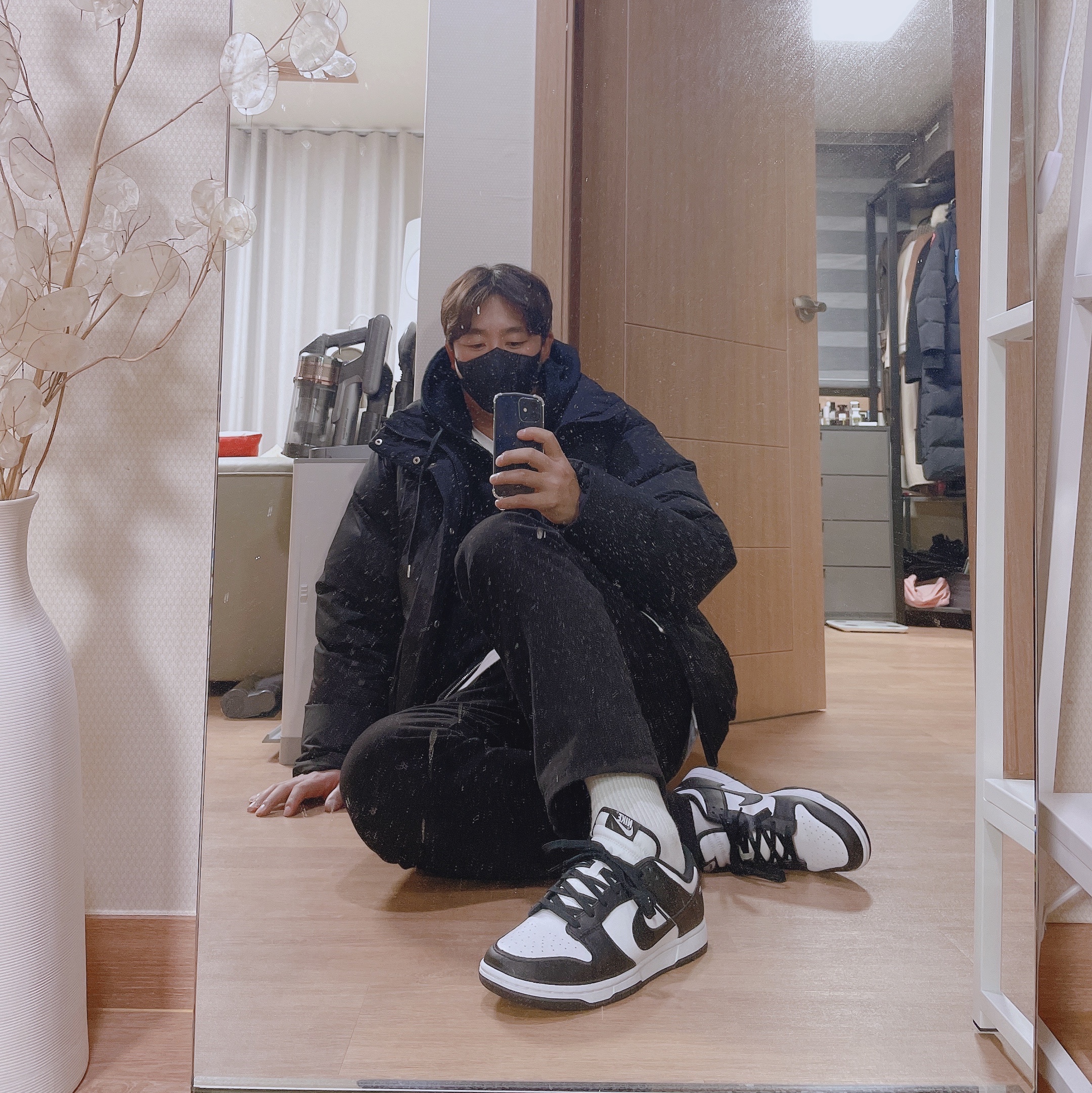 Nike Dunk Low Retro Black 착용 스타일 - 2