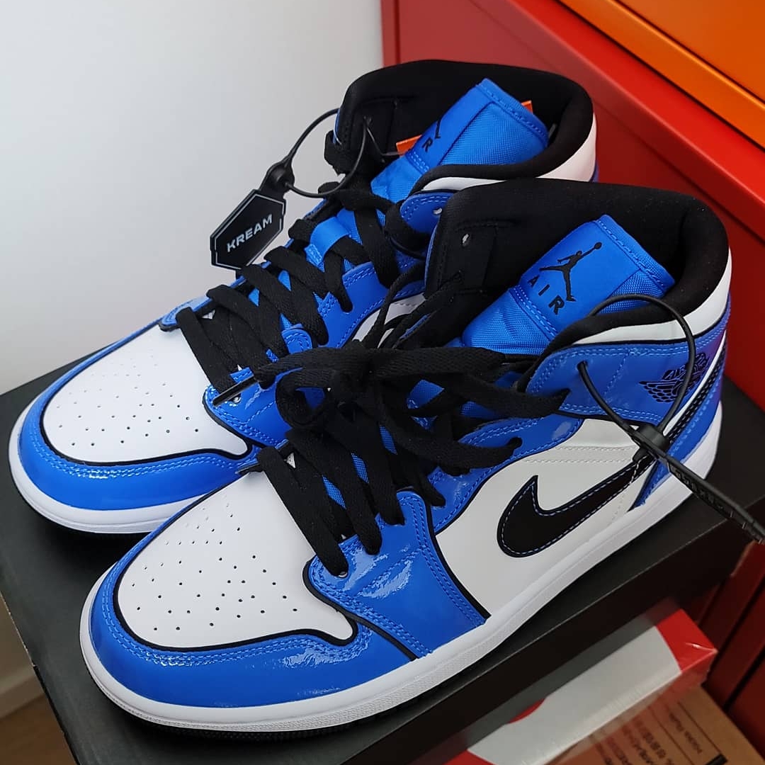Jordan 1 Mid SE Signal Blue 착용 스타일