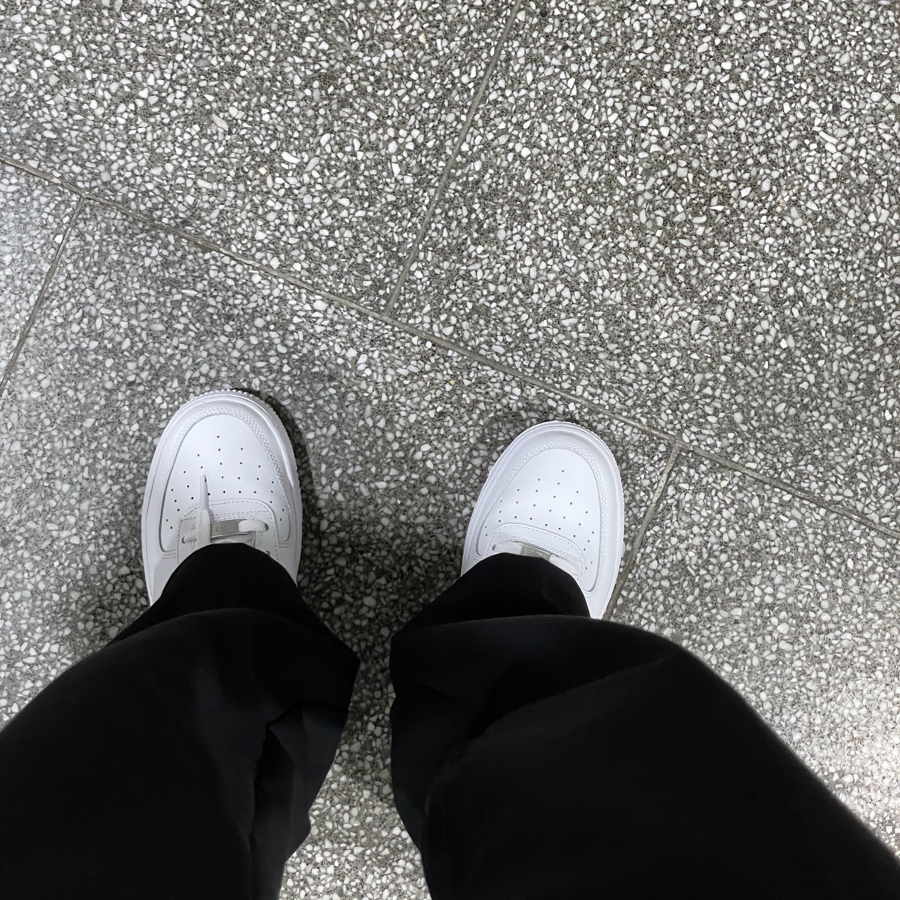 Nike Air Force 1 '07 Low White 착용 스타일 - 1