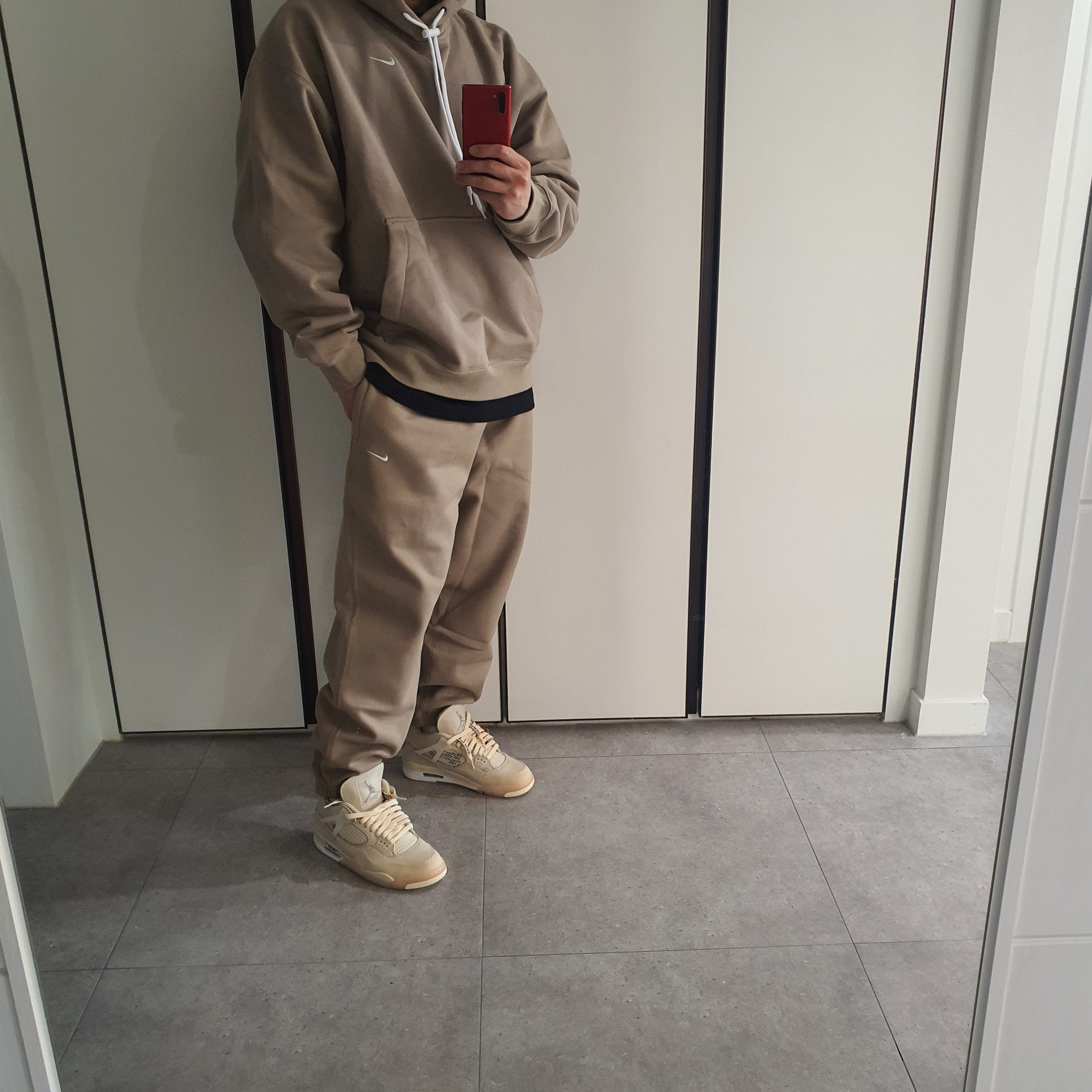 (W) Jordan 4 x Off-White Retro SP Sail 착용 스타일