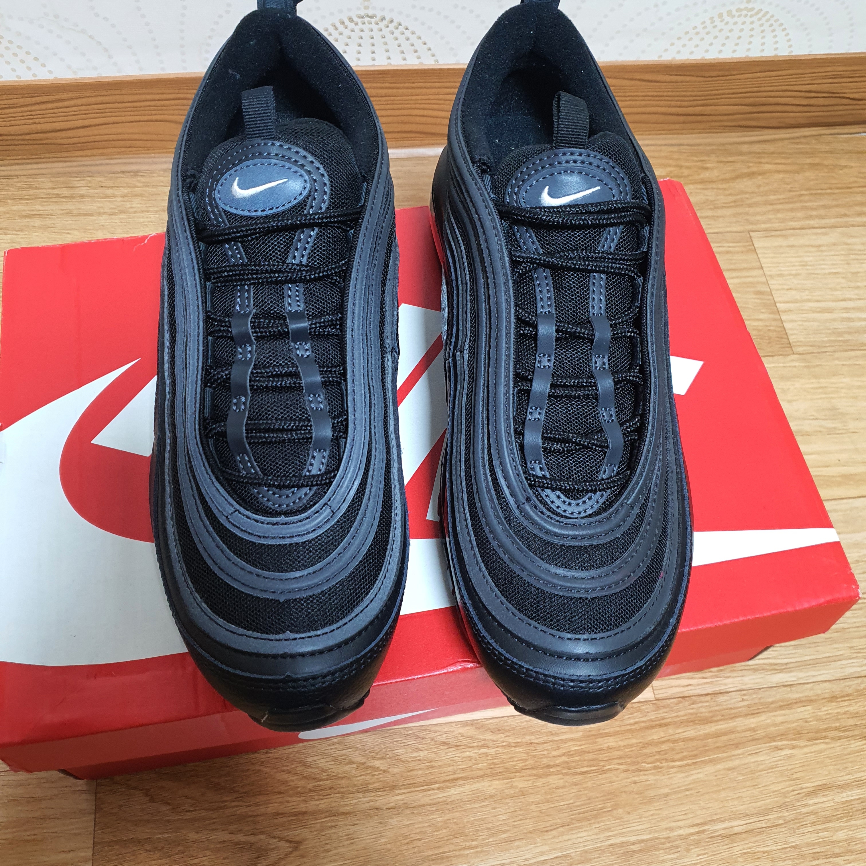 Nike Air Max 97 Black White Anthracite 착용 스타일 - 1