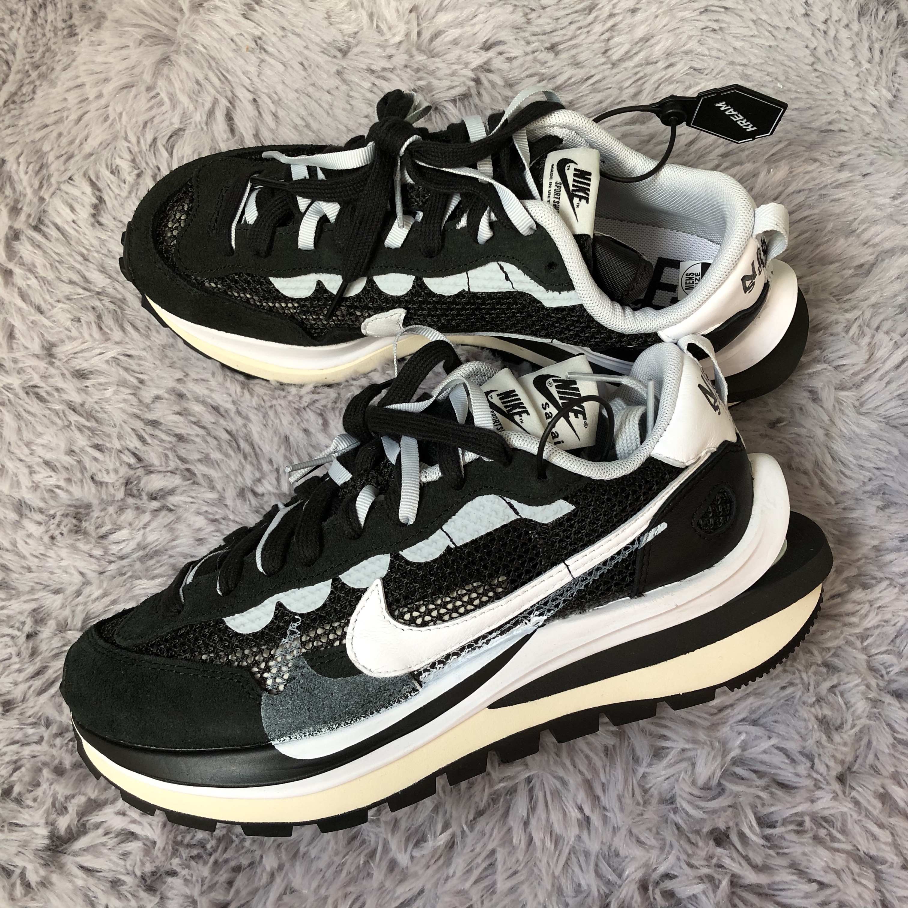 Nike x Sacai VaporWaffle Black White 착용 스타일 - 1