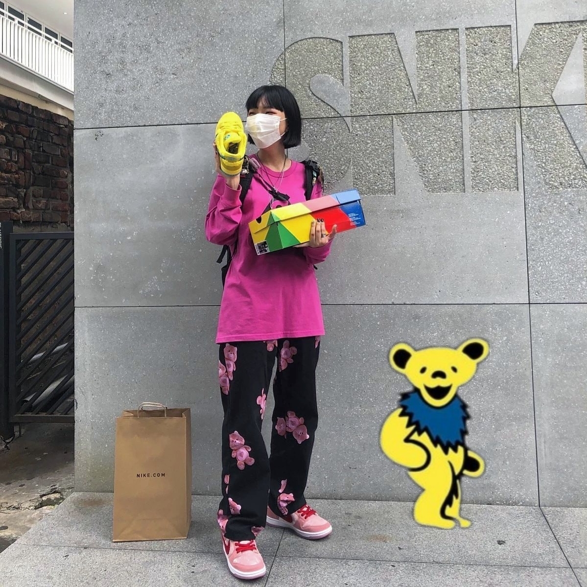 Nike x StrangeLove SB Dunk Low Pink (Regular Box), Nike x Grateful Dead SB Dunk Low Yellow Bear 착용 스타일