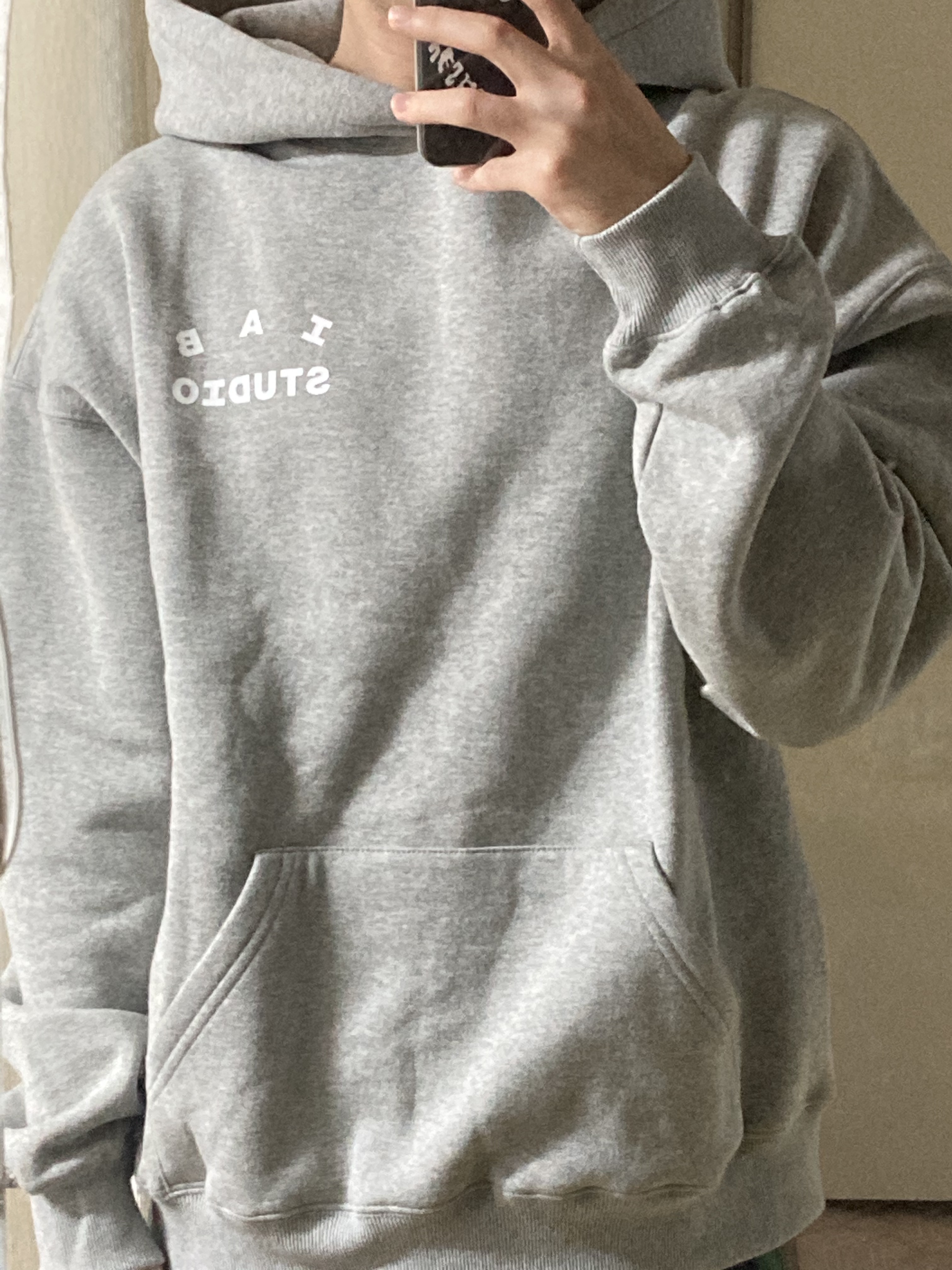 IAB Studio Hoodie Gray - 21SS 착용 스타일