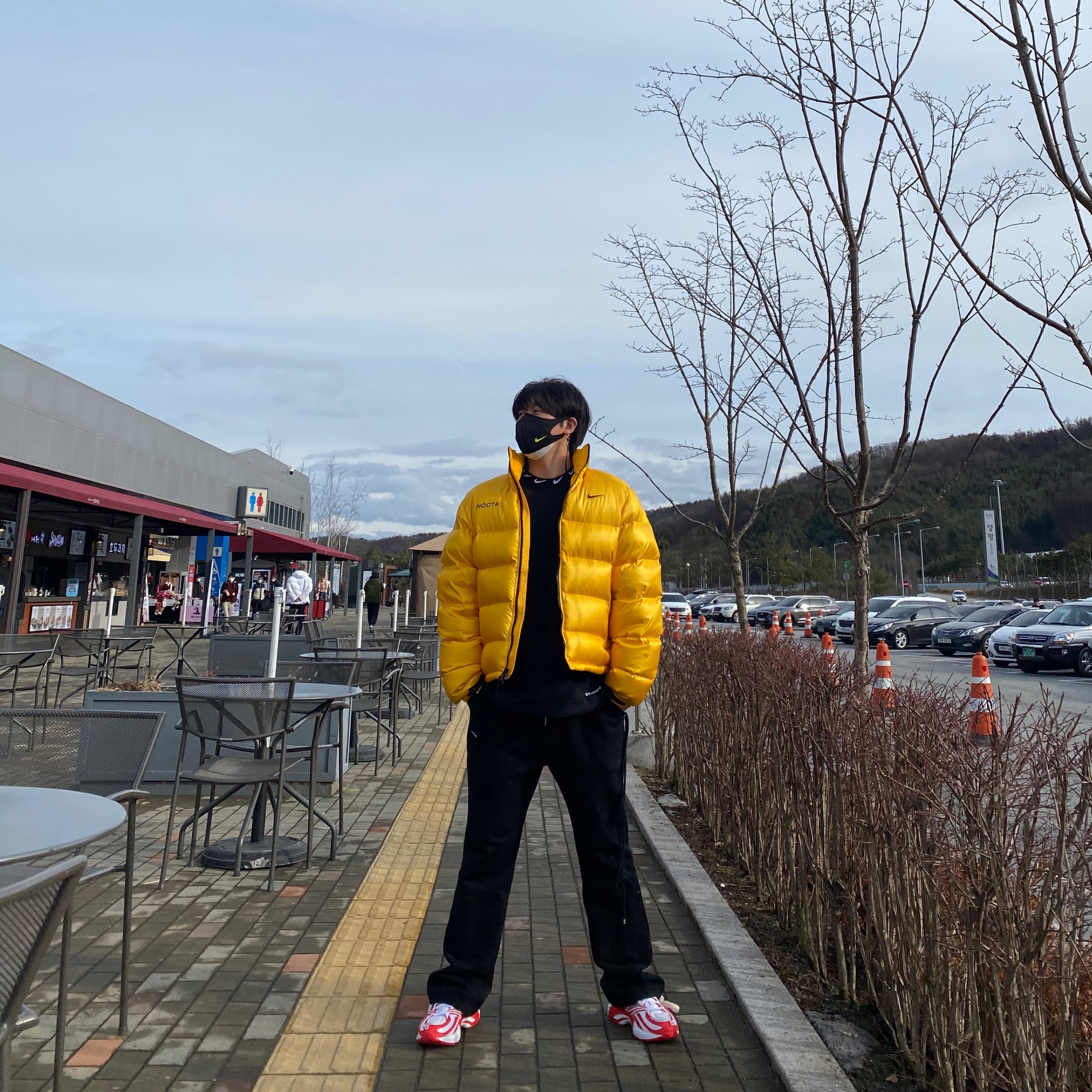 Nike x Drake Nocta Puffer Jacket University Gold - Asia, Reebok x Kanghyuk Premier Road Modern White Red  착용 스타일 - 3