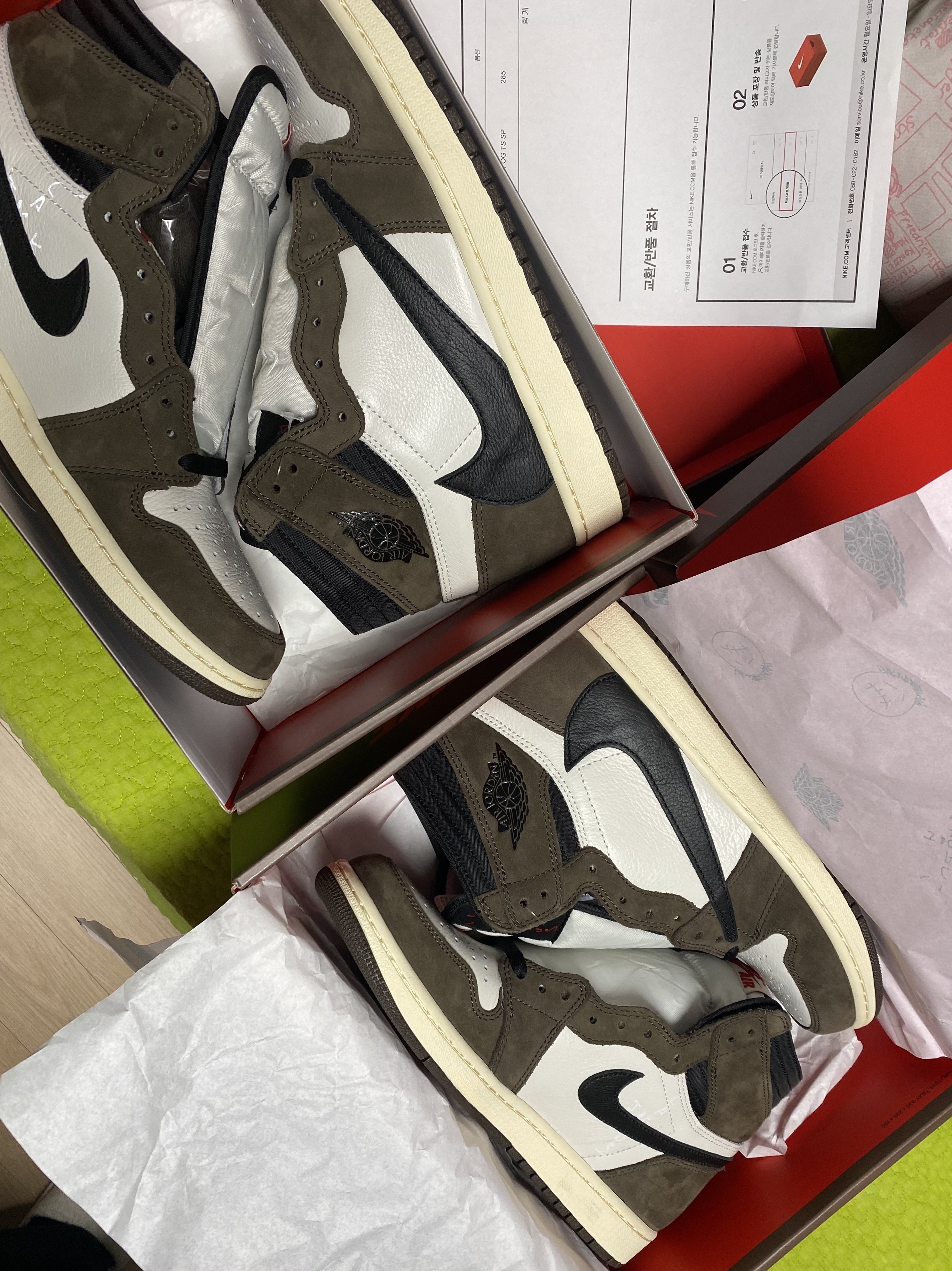 Jordan 1 x Travis Scott Retro High OG SP Mocha 착용 스타일