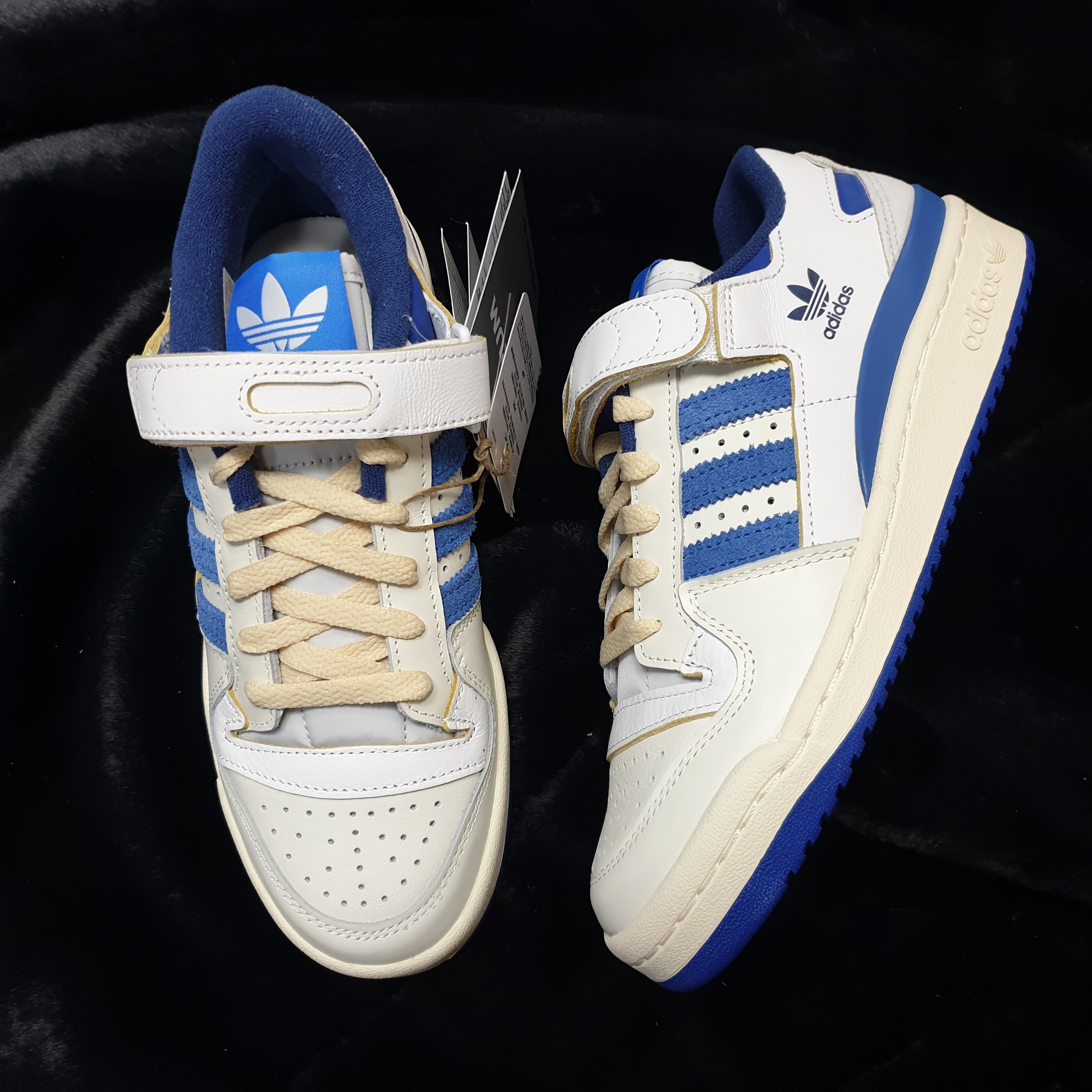 Adidas OG Forum 84 Low Blue Thread 착용 스타일 - 3