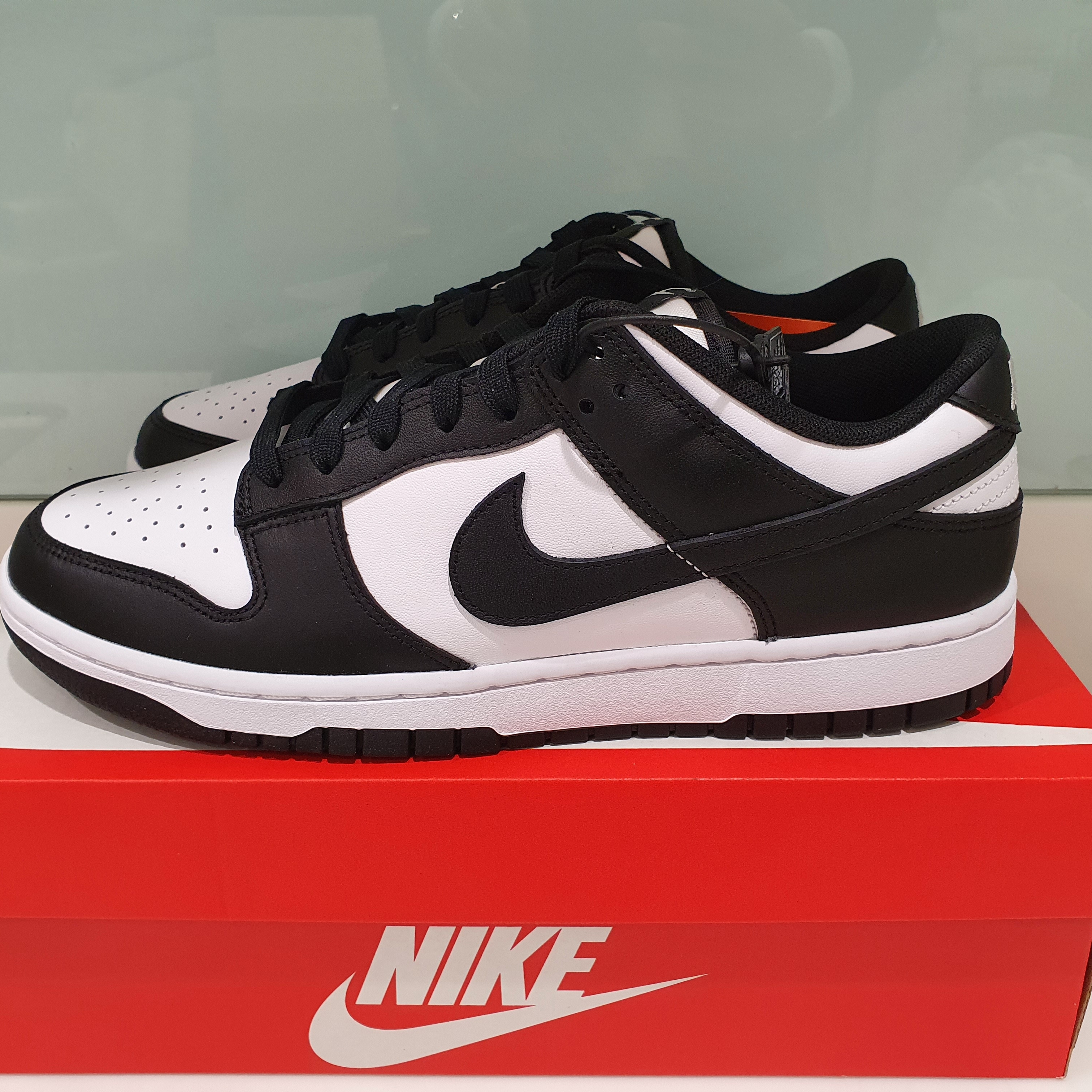 Nike Dunk Low Retro Black 착용 스타일 - 2