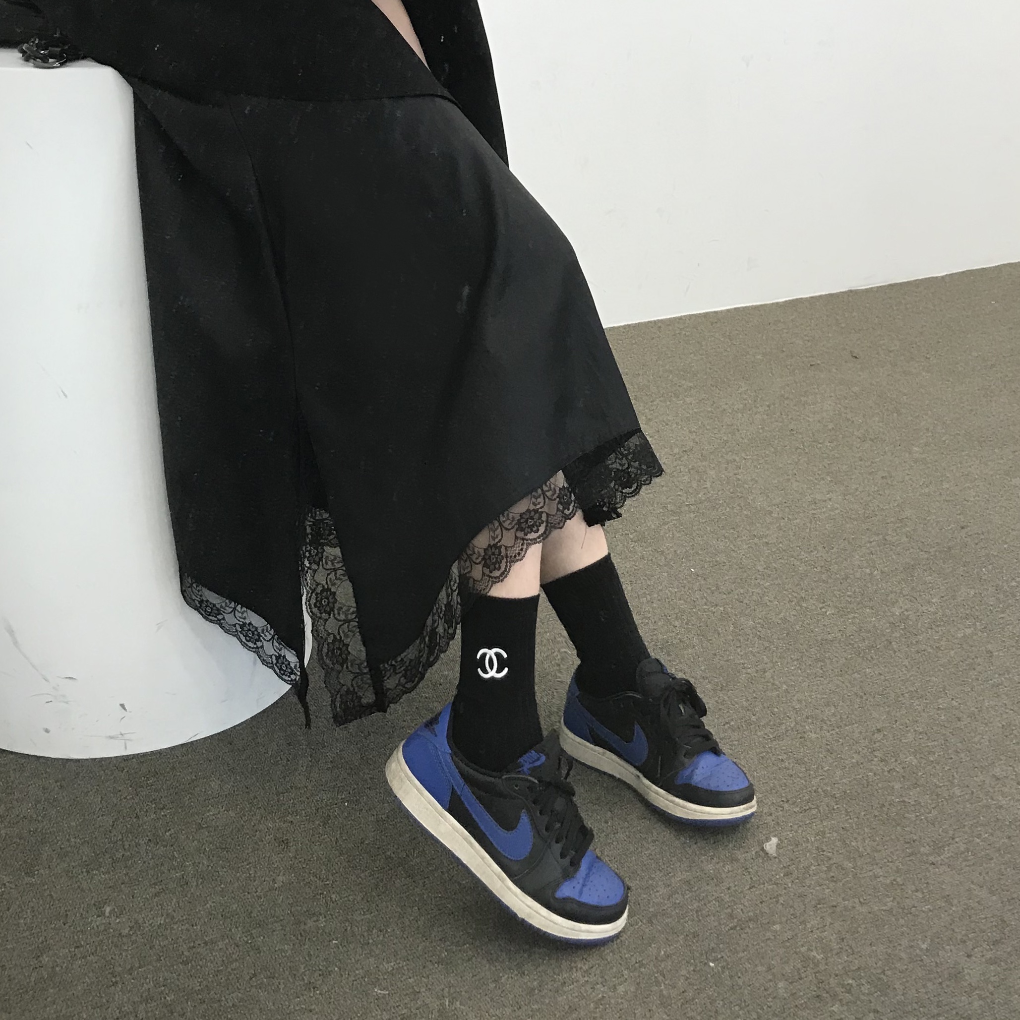 Jordan 1 Retro Low OG Royal 2015 착용 스타일 - 1