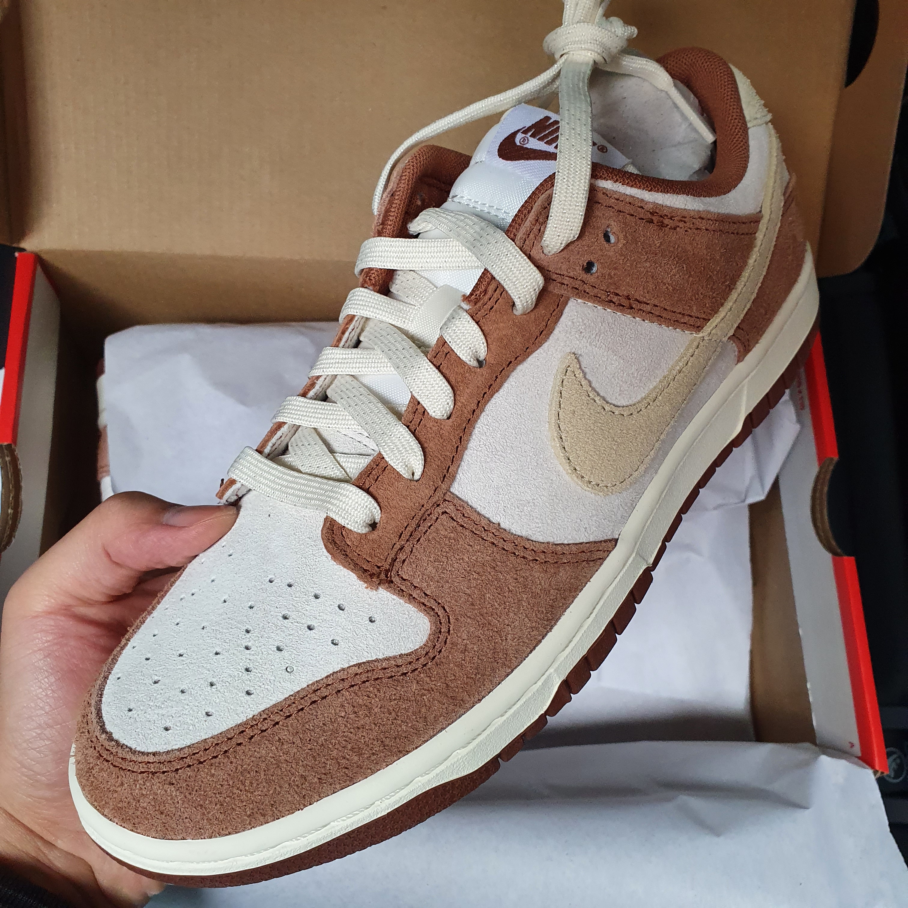 Nike Dunk Low Pro Premium Medium Curry 착용 스타일