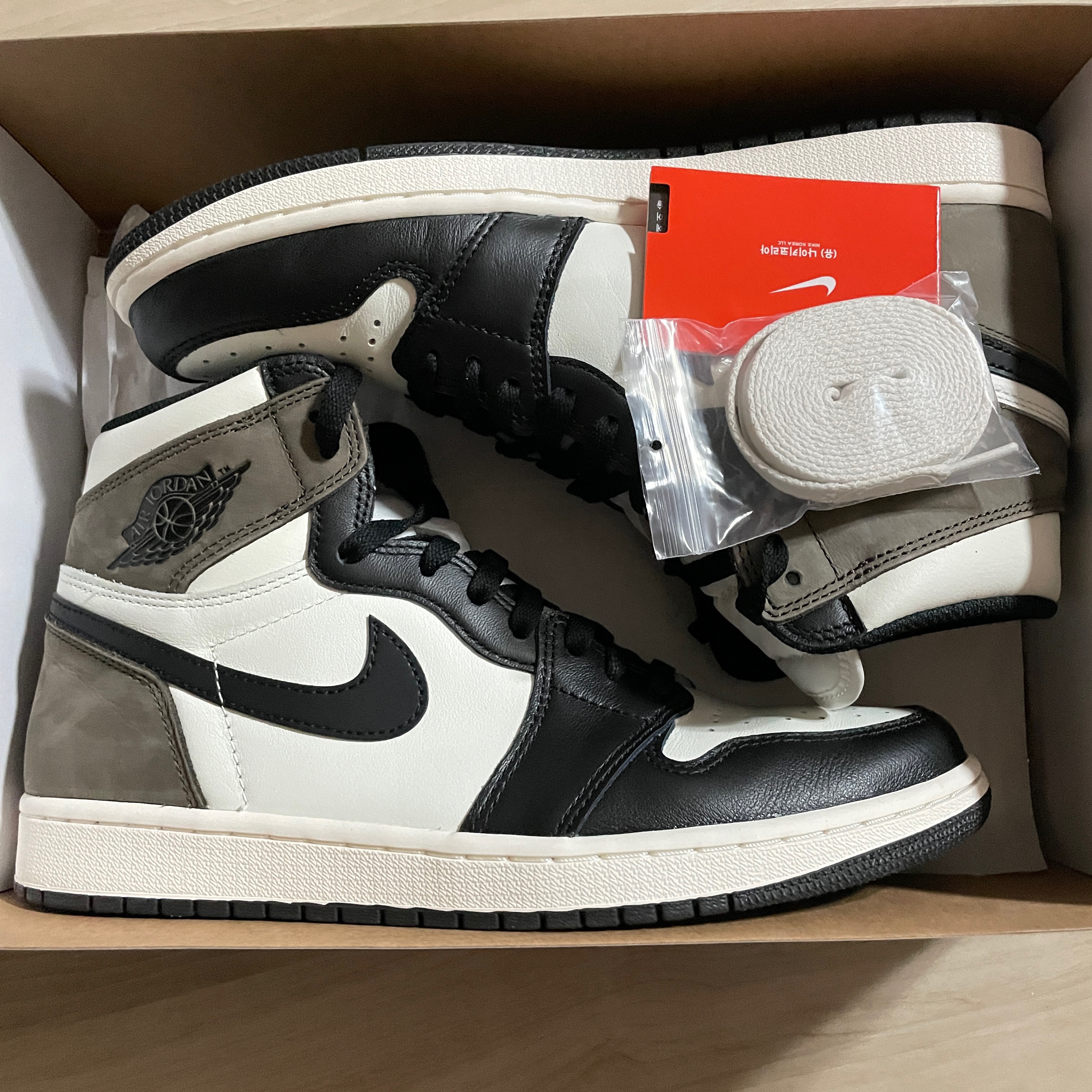 Jordan 1 Retro High OG Black Mocha 착용 스타일