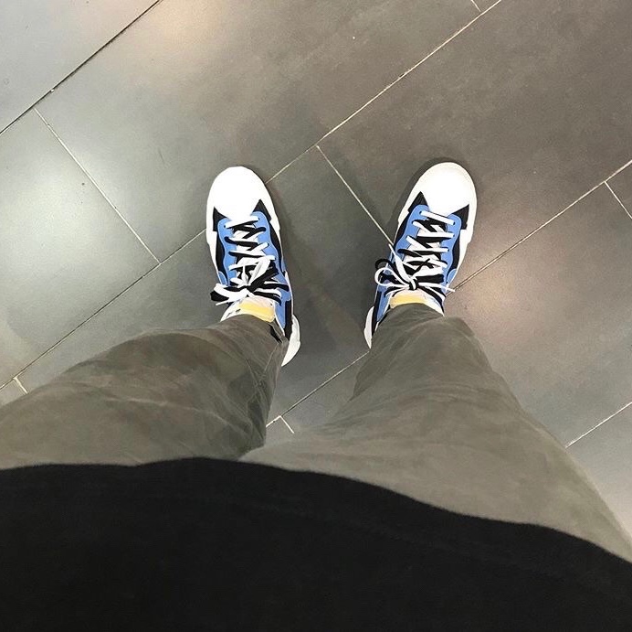 Nike x Sacai Blazer Mid White Black Legend Blue 착용 스타일