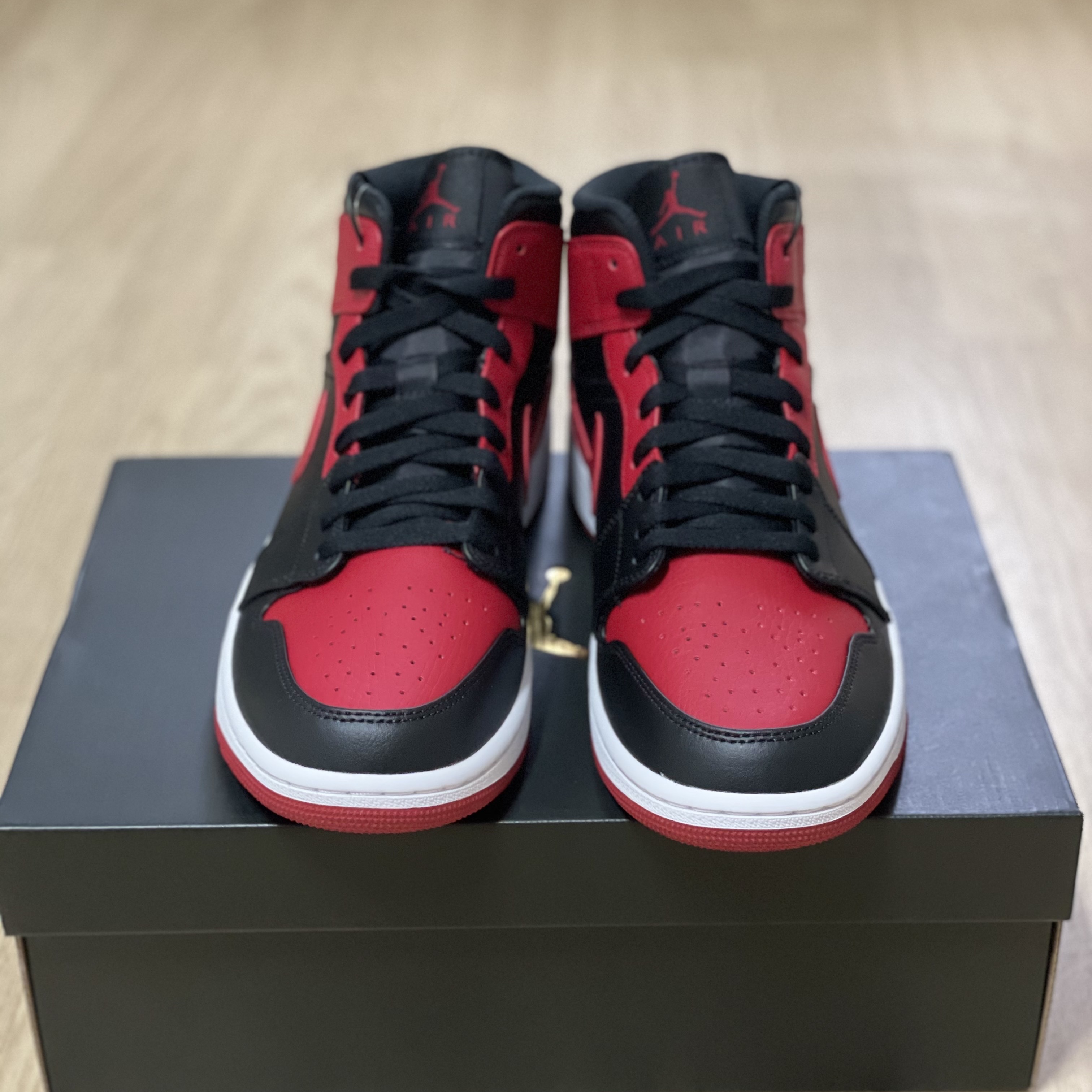 Jordan 1 Mid Bred Banned 2020 착용 스타일 - 3