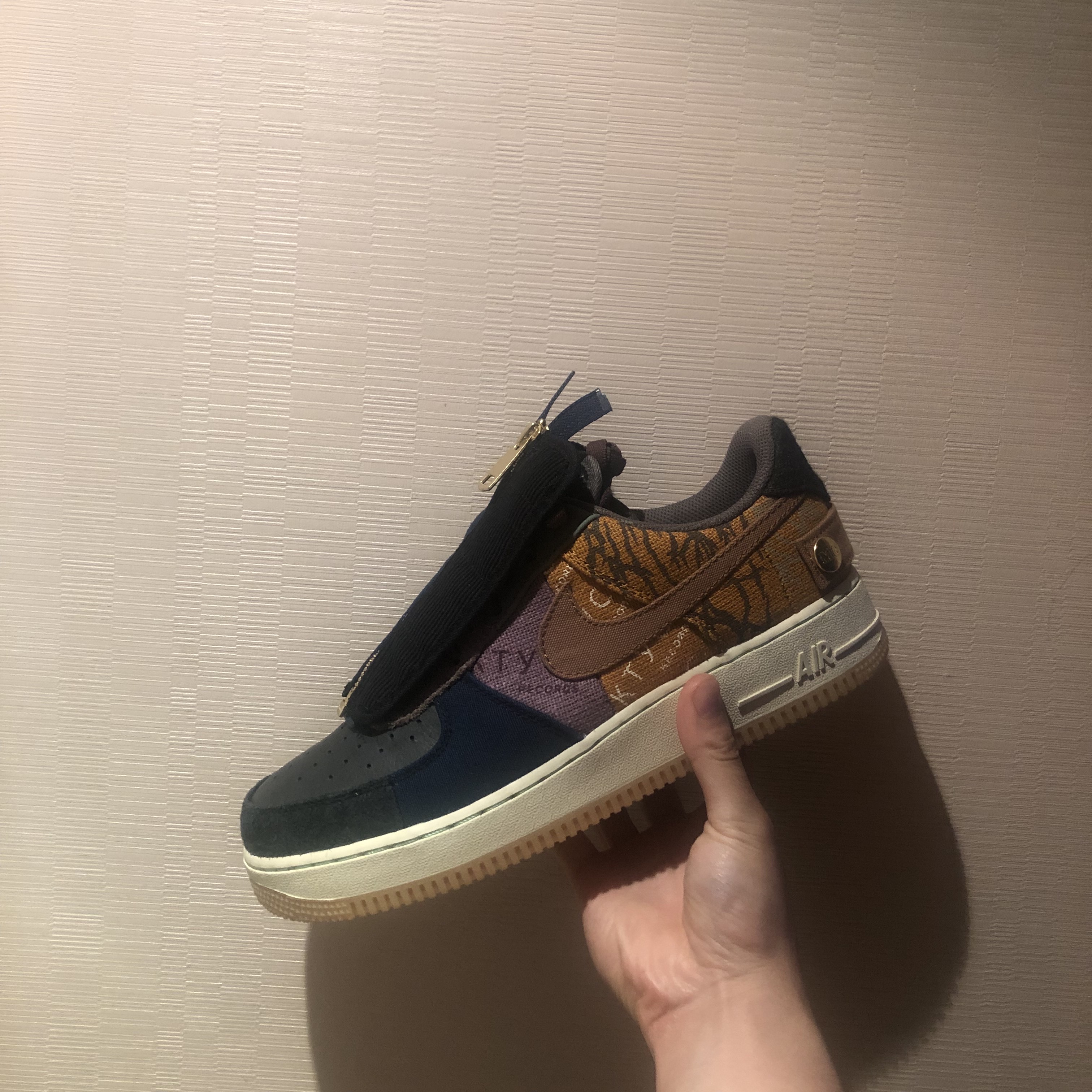 Nike x Travis Scott Air Force 1 Low Cactus Jack 착용 스타일