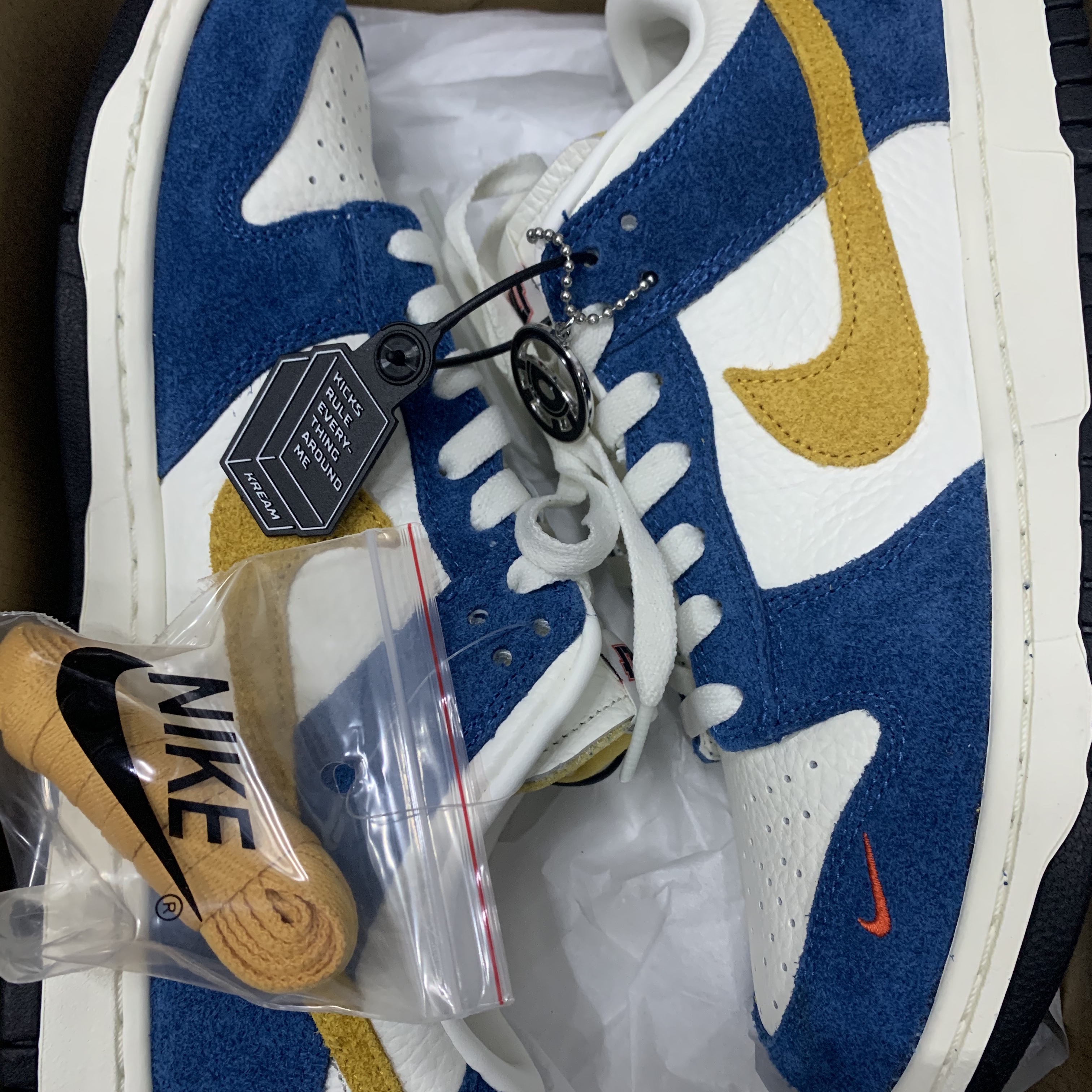 Nike x Kasina Dunk Low 80's Bus 착용 스타일