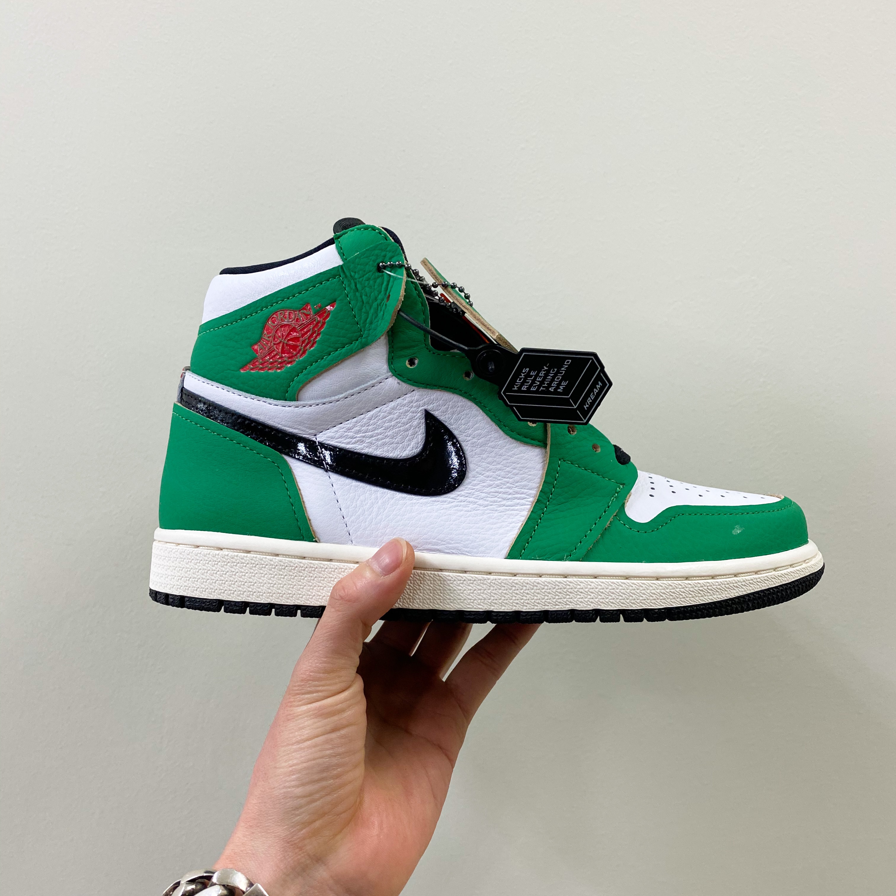 (W) Jordan 1 Retro High OG Lucky Green 착용 스타일 - 4