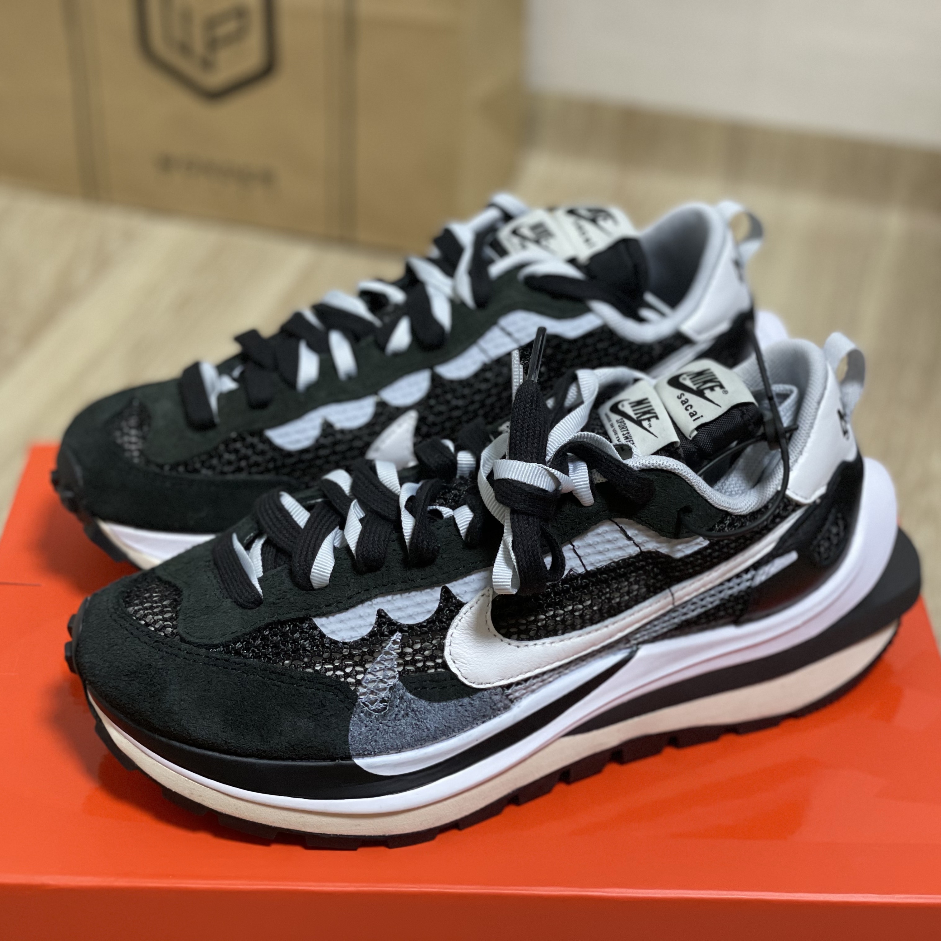 Nike x Sacai VaporWaffle Black White 착용 스타일