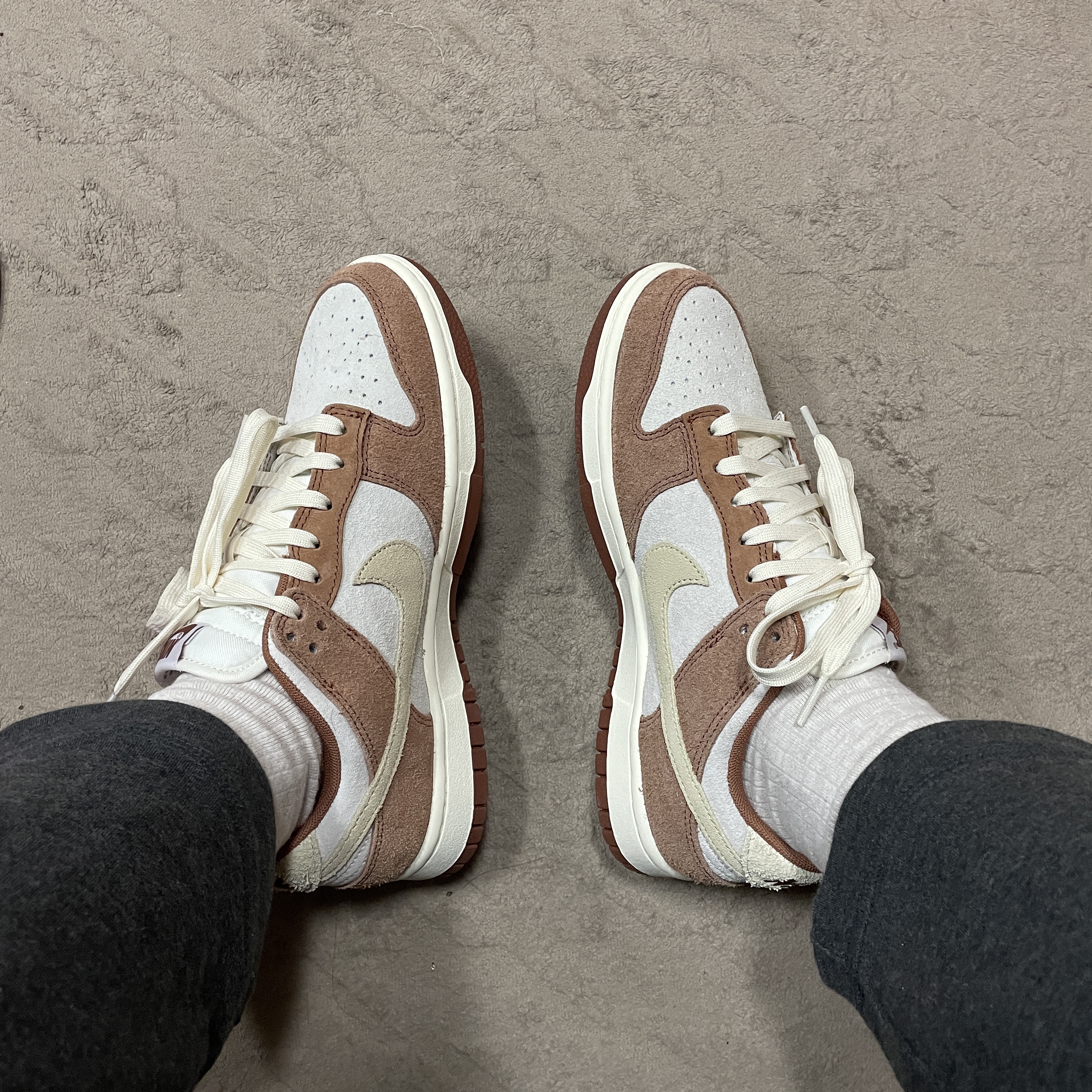 Nike Dunk Low Pro Premium Medium Curry 착용 스타일 - 2