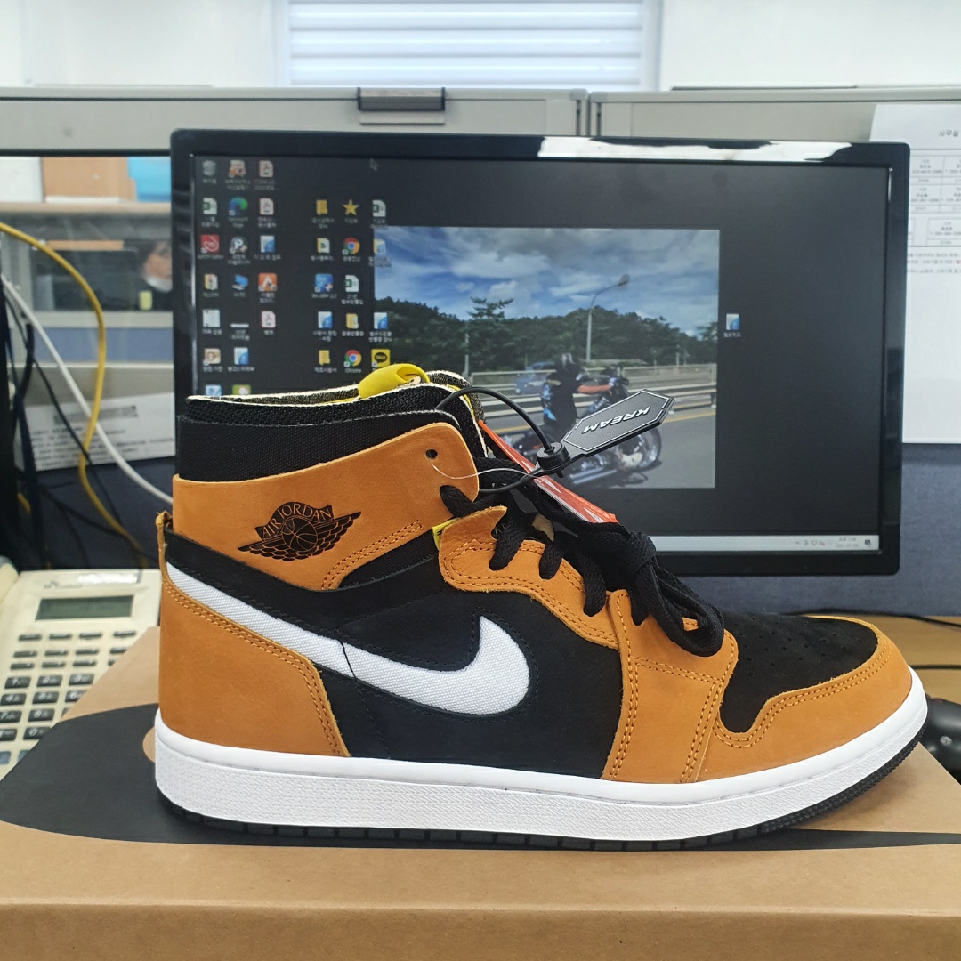 Jordan 1 Zoom Air CMFT Monarch Orange 착용 스타일