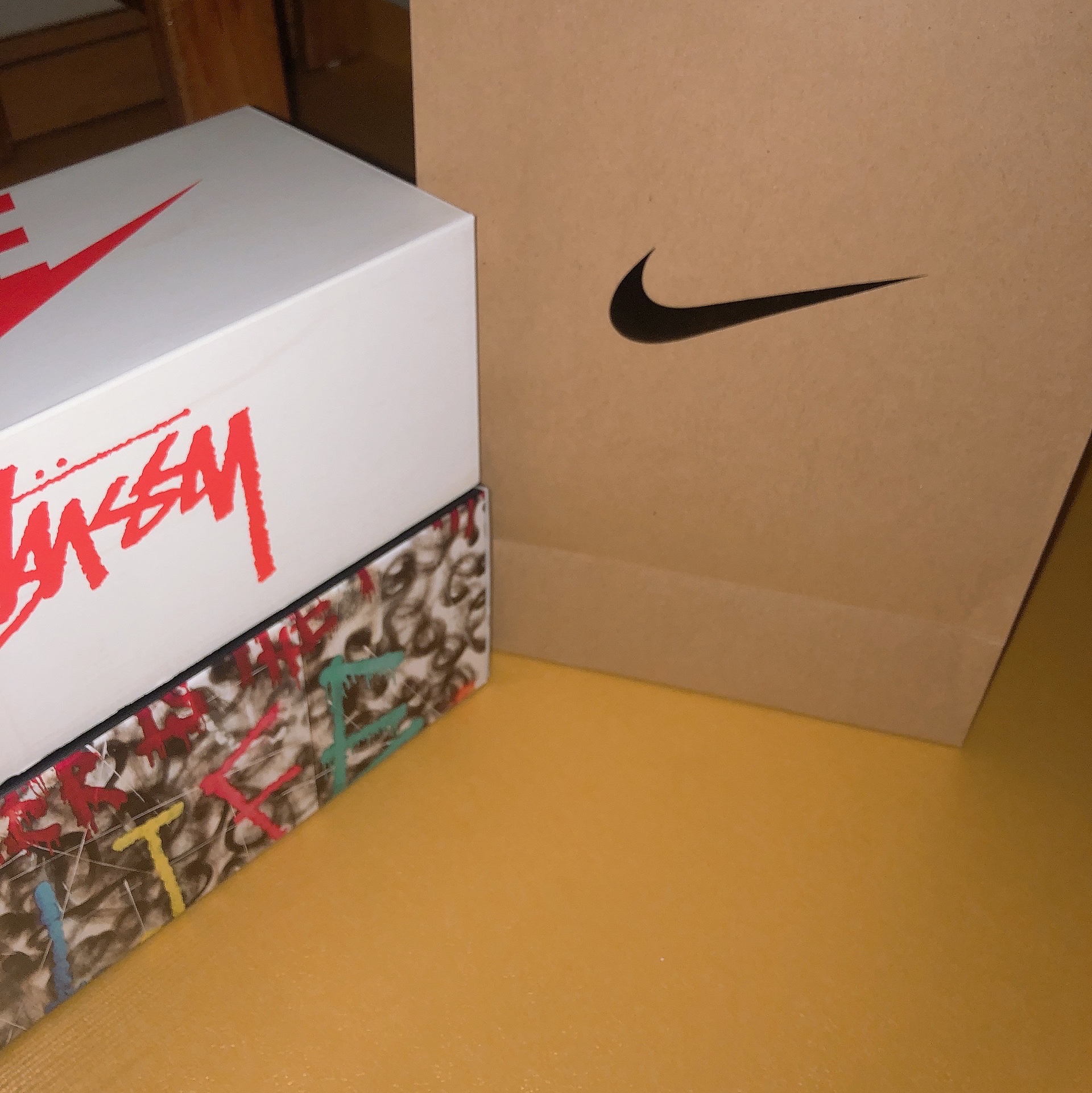 Nike x Peaceminusone Air Force 1 Low Para-Noise 2.0, Nike x Stussy Benassi Slide Sail 착용 스타일
