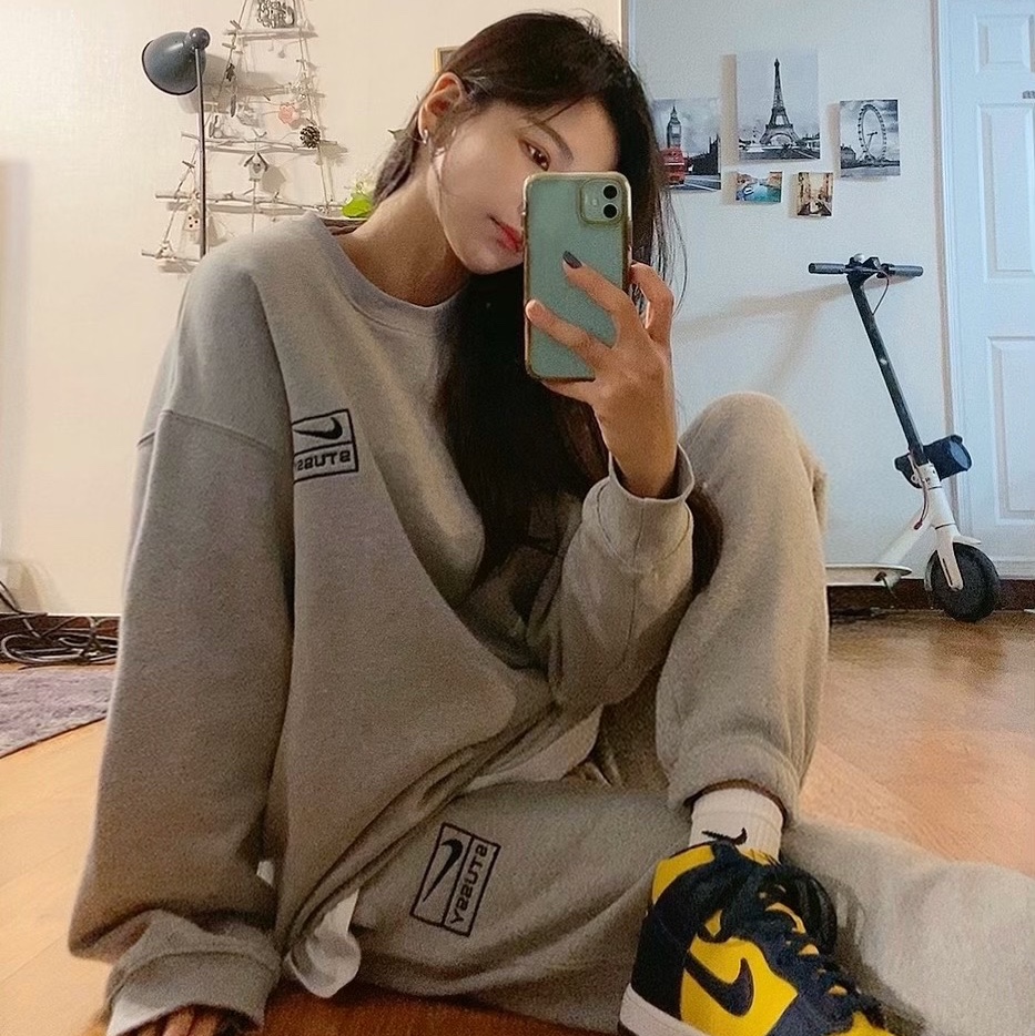 Nike Dunk High SP Maize & Blue, Nike x Stussy NRG BR Fleece Pants Grey 착용 스타일